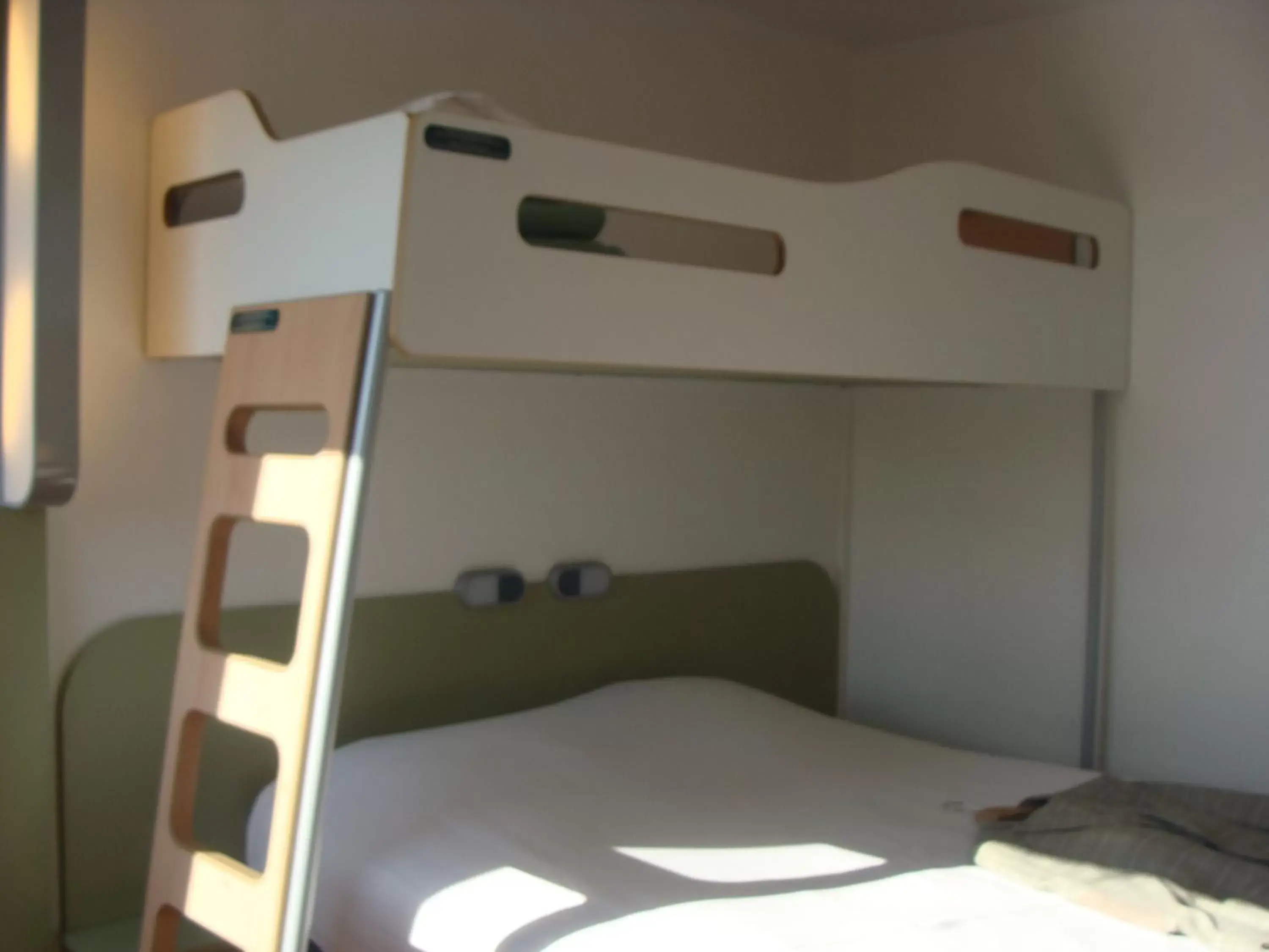 Bunk Bed in ibis Budget Thiers