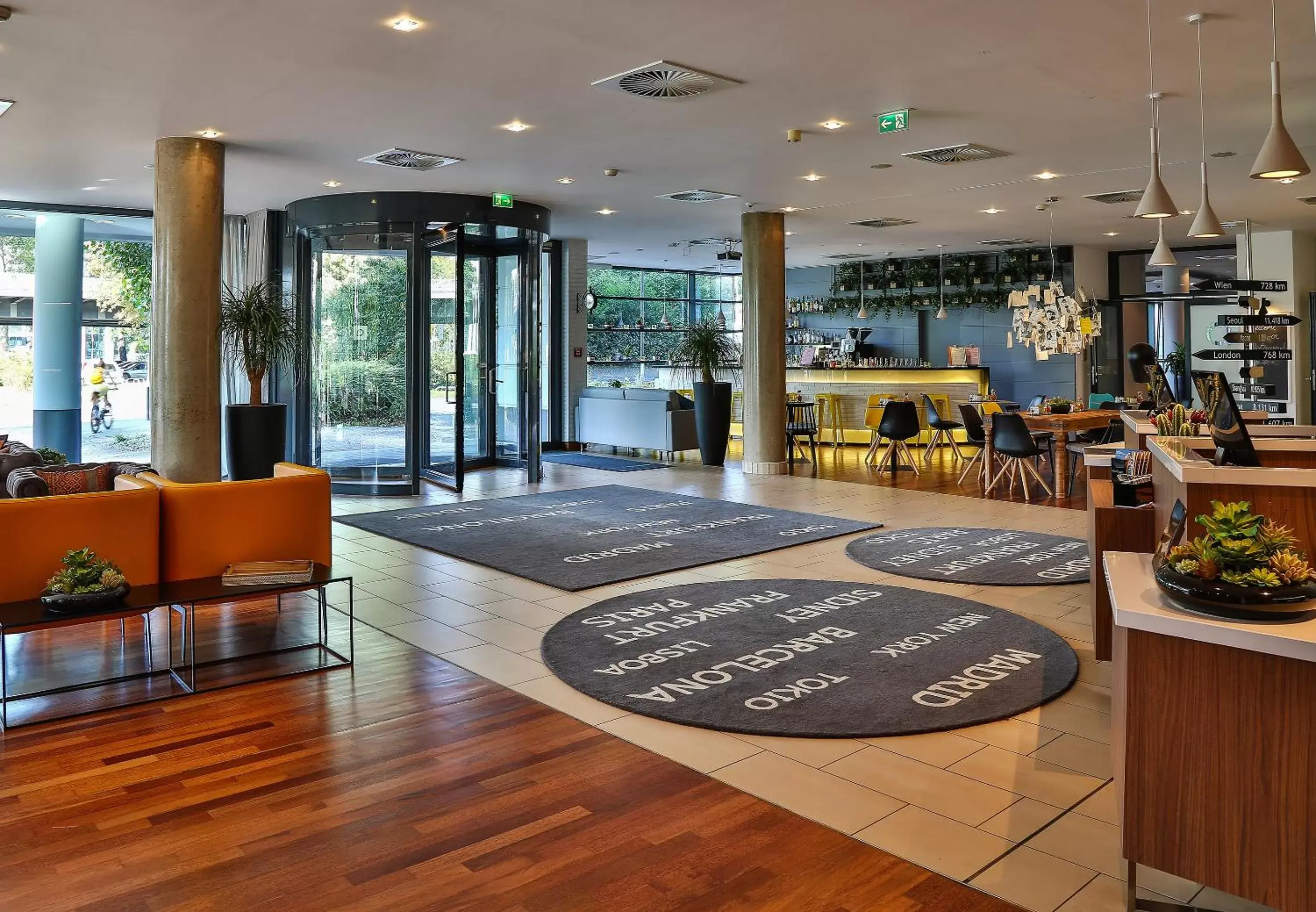 Lobby or reception in Hotel Frankfurt Messe Affiliated by Meliá