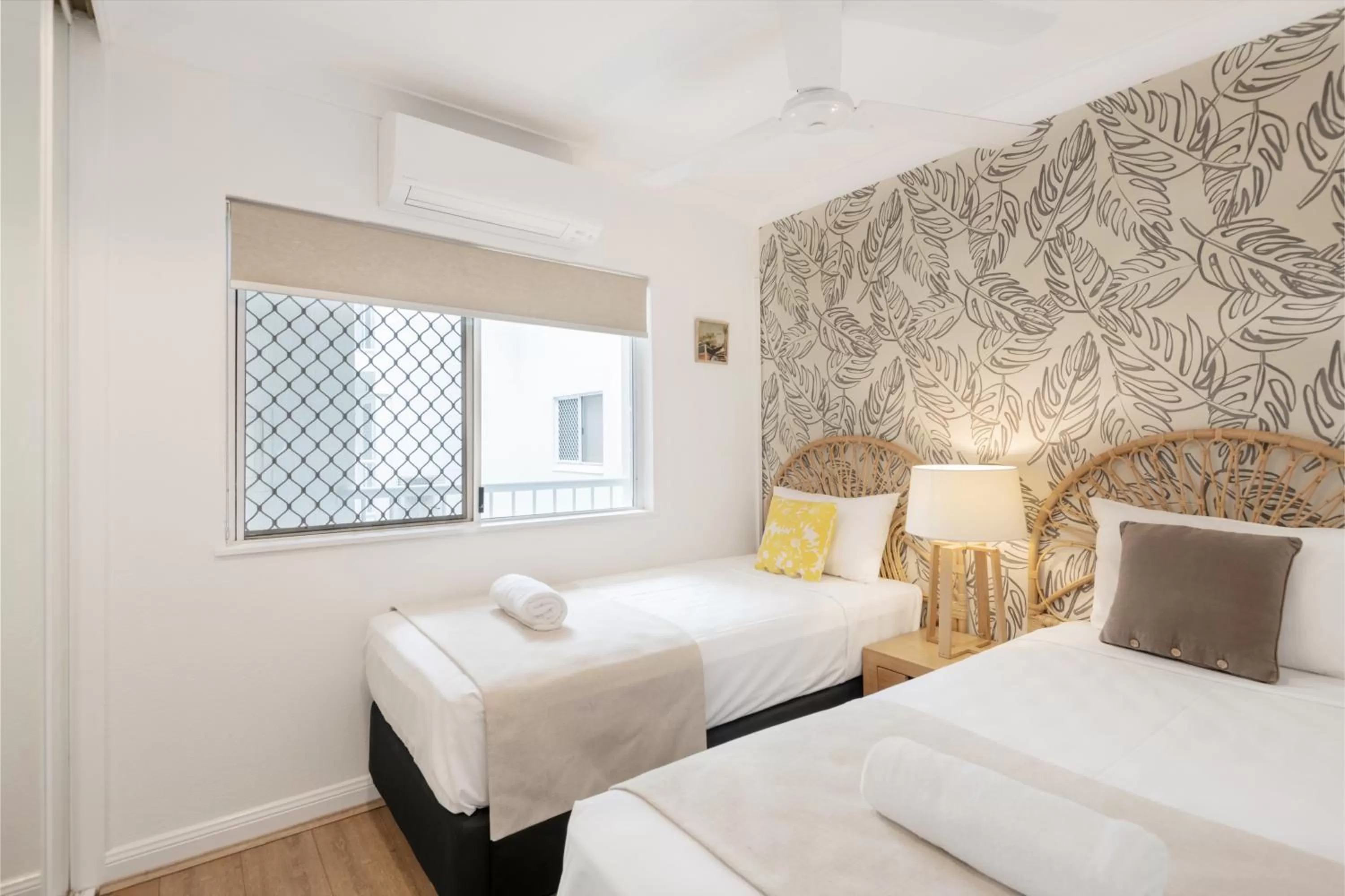 Bedroom, Bed in Garrick House