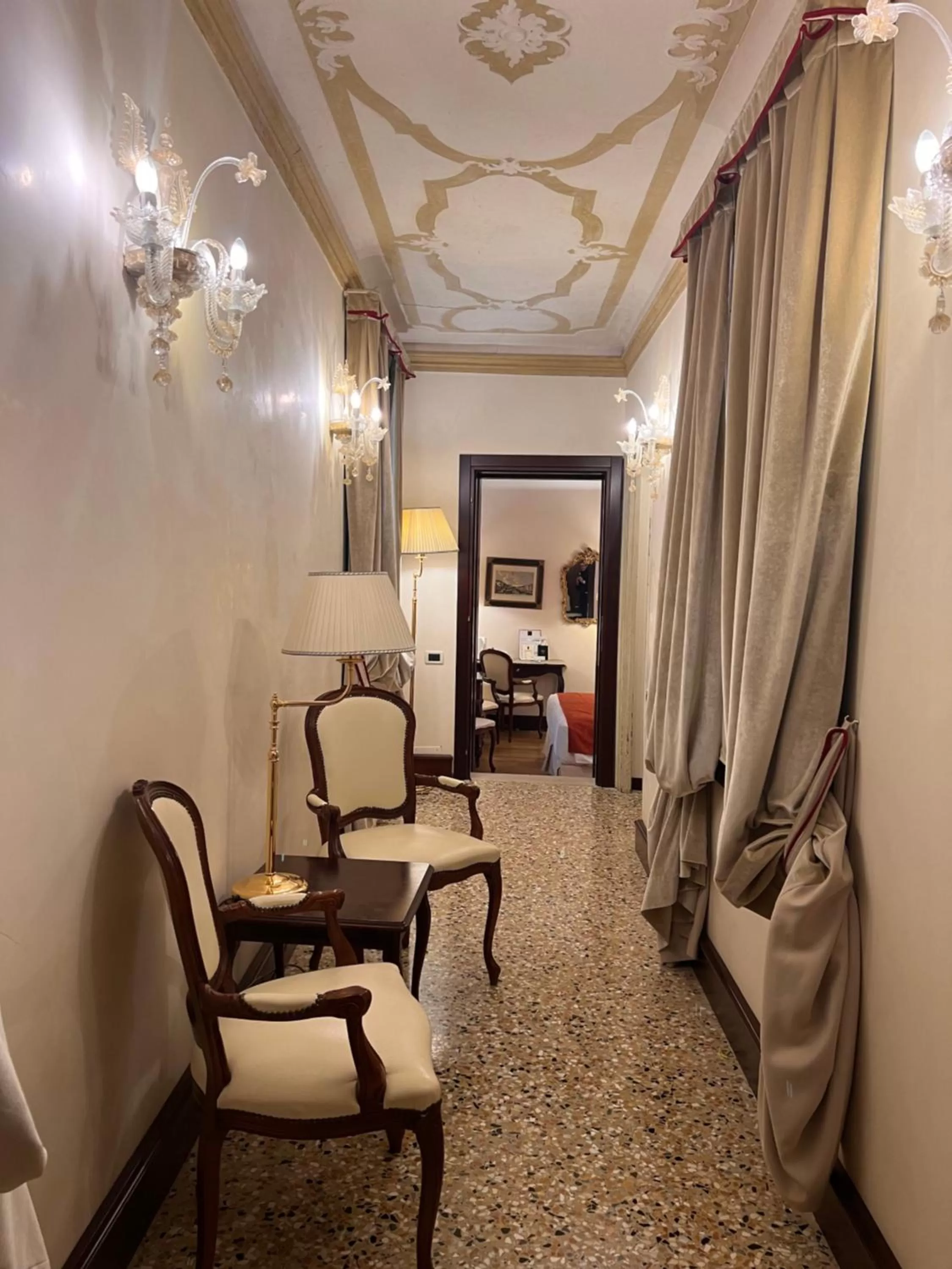 Decorative detail in Ruzzini Palace Hotel