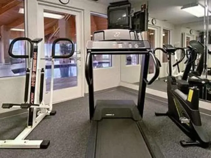 Fitness centre/facilities in Baymont by Wyndham Rolla Fitness centre/facilities in Baymont by Wyndham Rolla