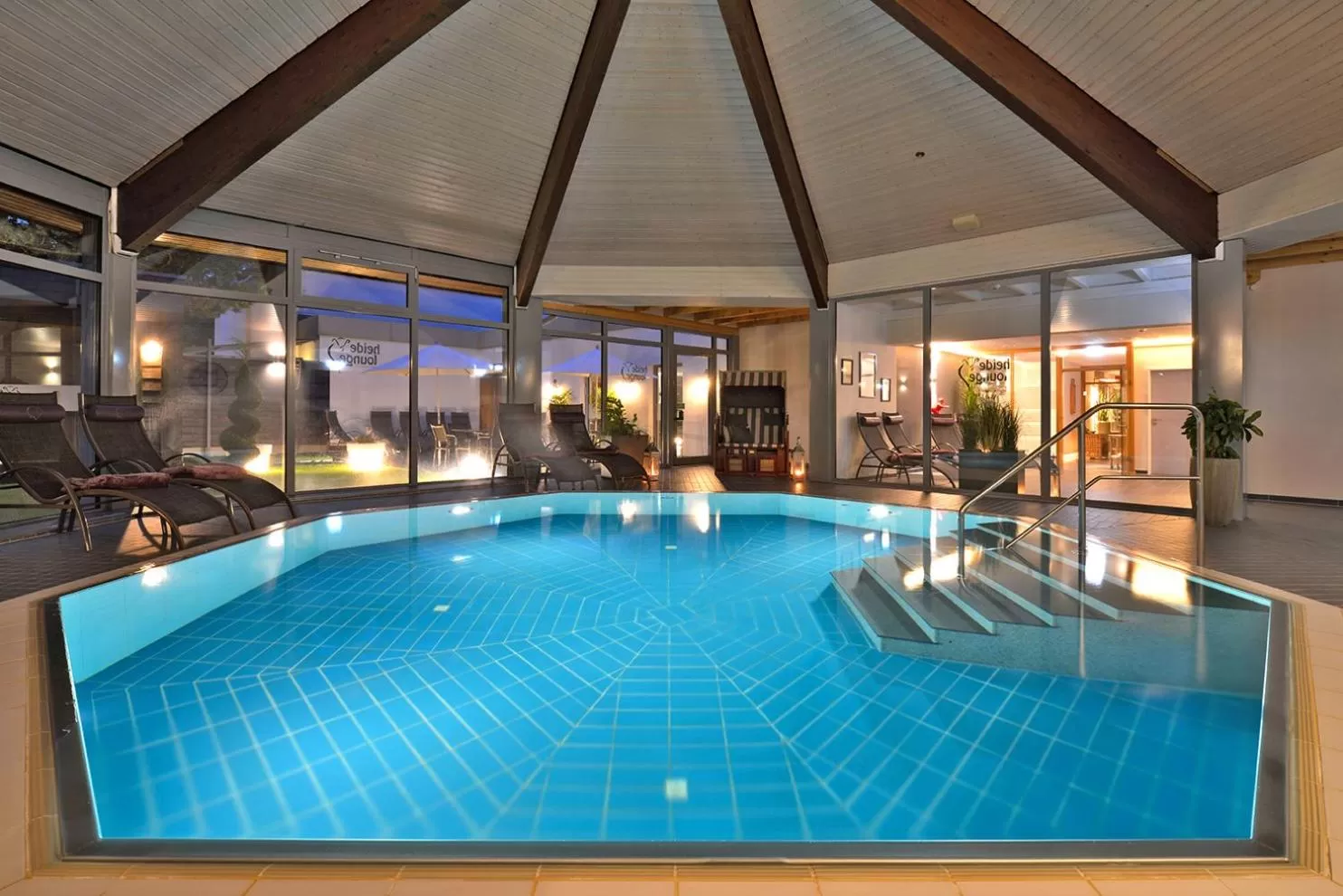 Swimming pool in Landhotel Schnuck