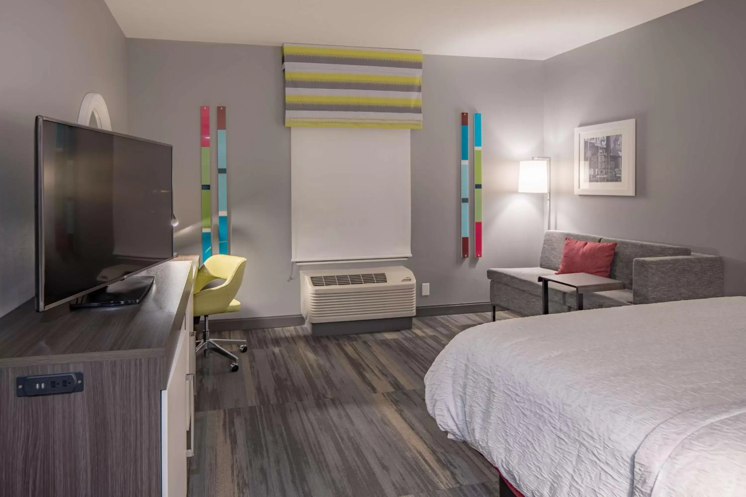 Bedroom, Bed in Hampton Inn & Suites Dallas/Plano Central Bedroom, Bed in Hampton Inn & Suites Dallas/Plano Central