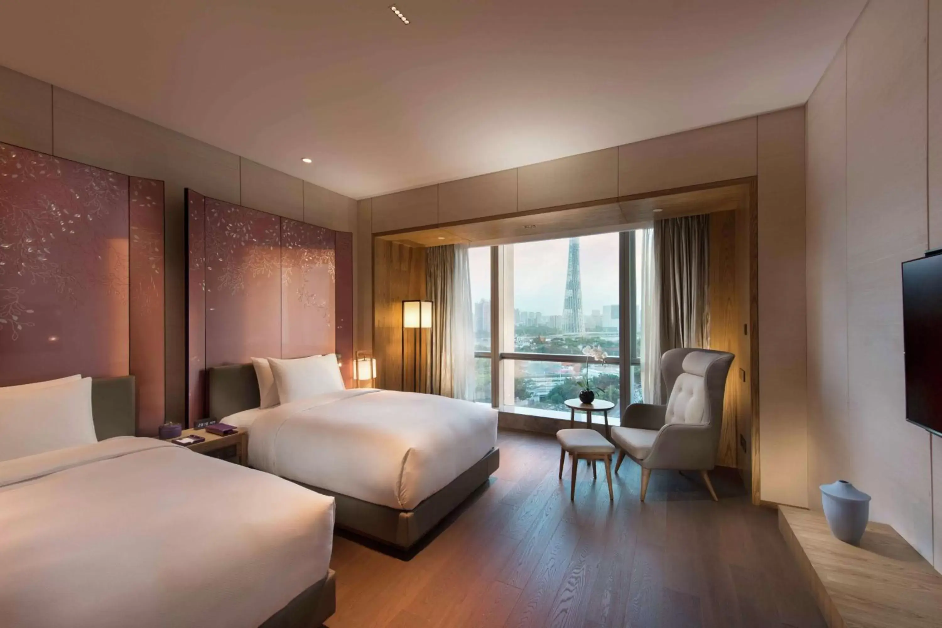 Bed in Conrad Guangzhou - Free shuttle between hotel and Exhibition Center during Canton Fair & Exhibitor registration Counter