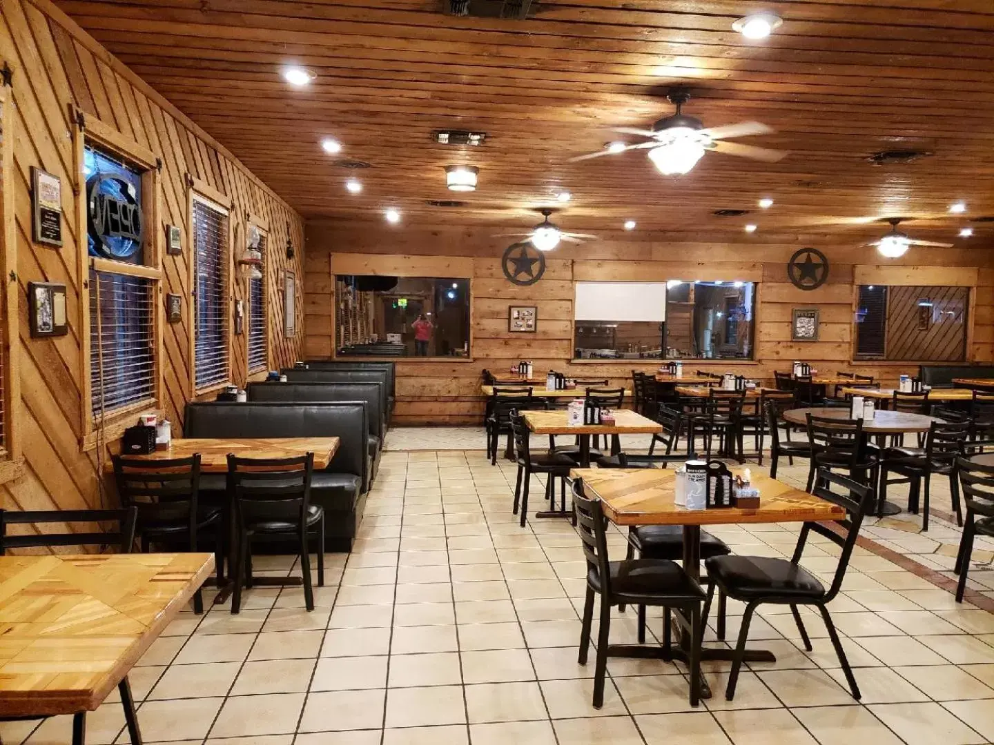 Restaurant/Places to Eat in Inn at Mexia