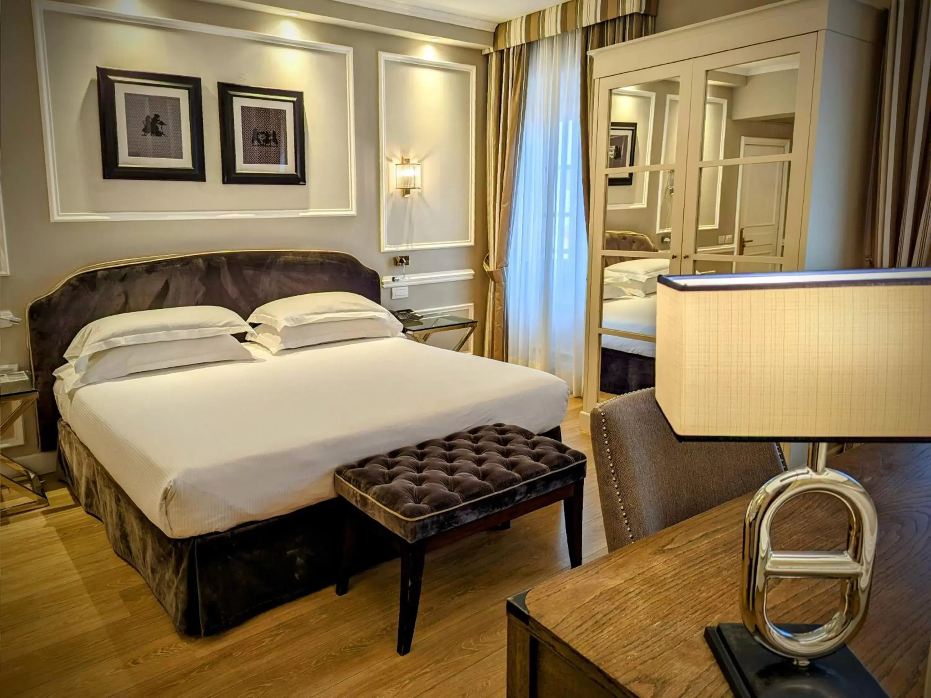 Bed in FH55 Hotel Calzaiuoli