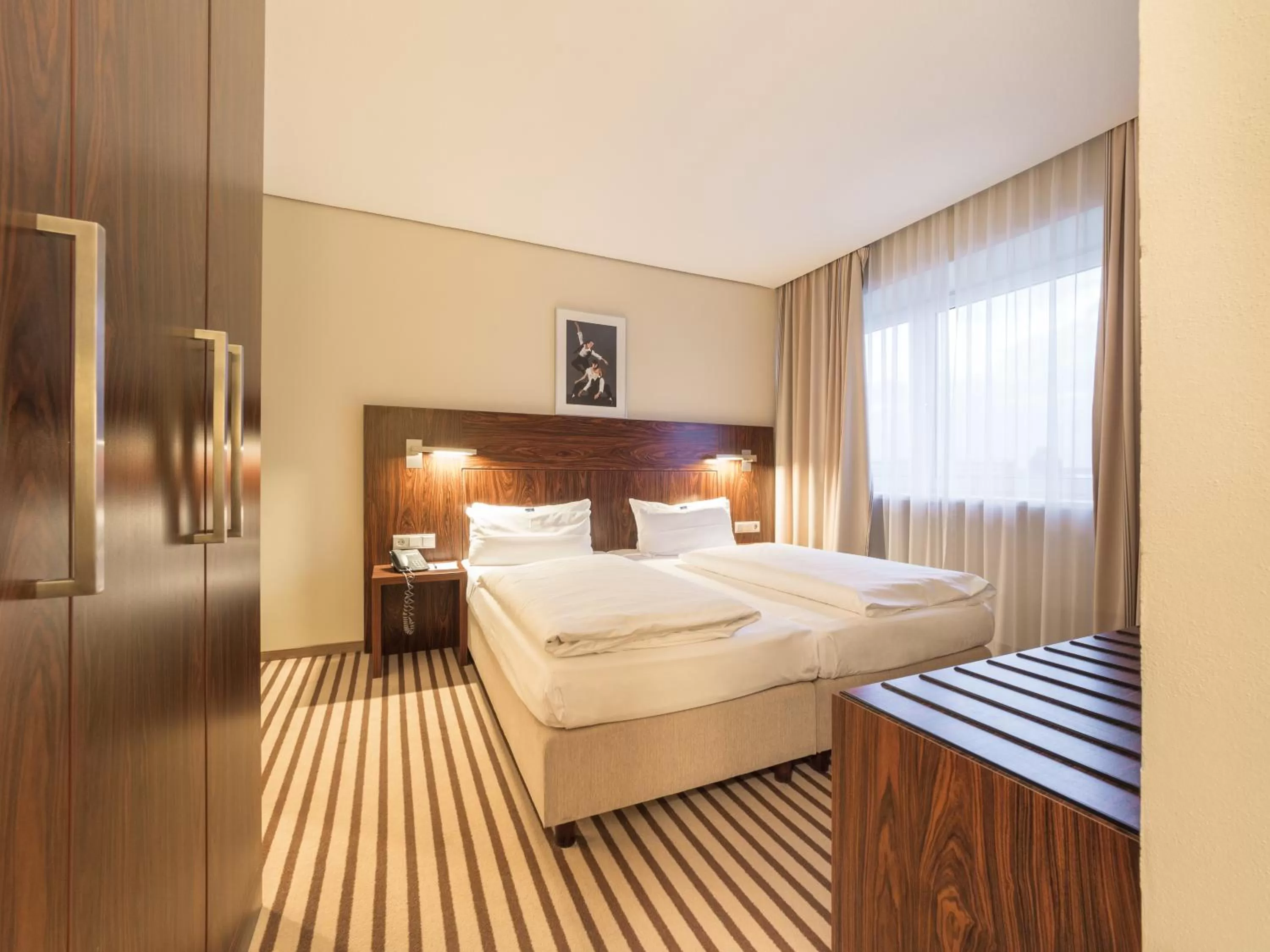 Bedroom, Bed in Hotel an der Oper