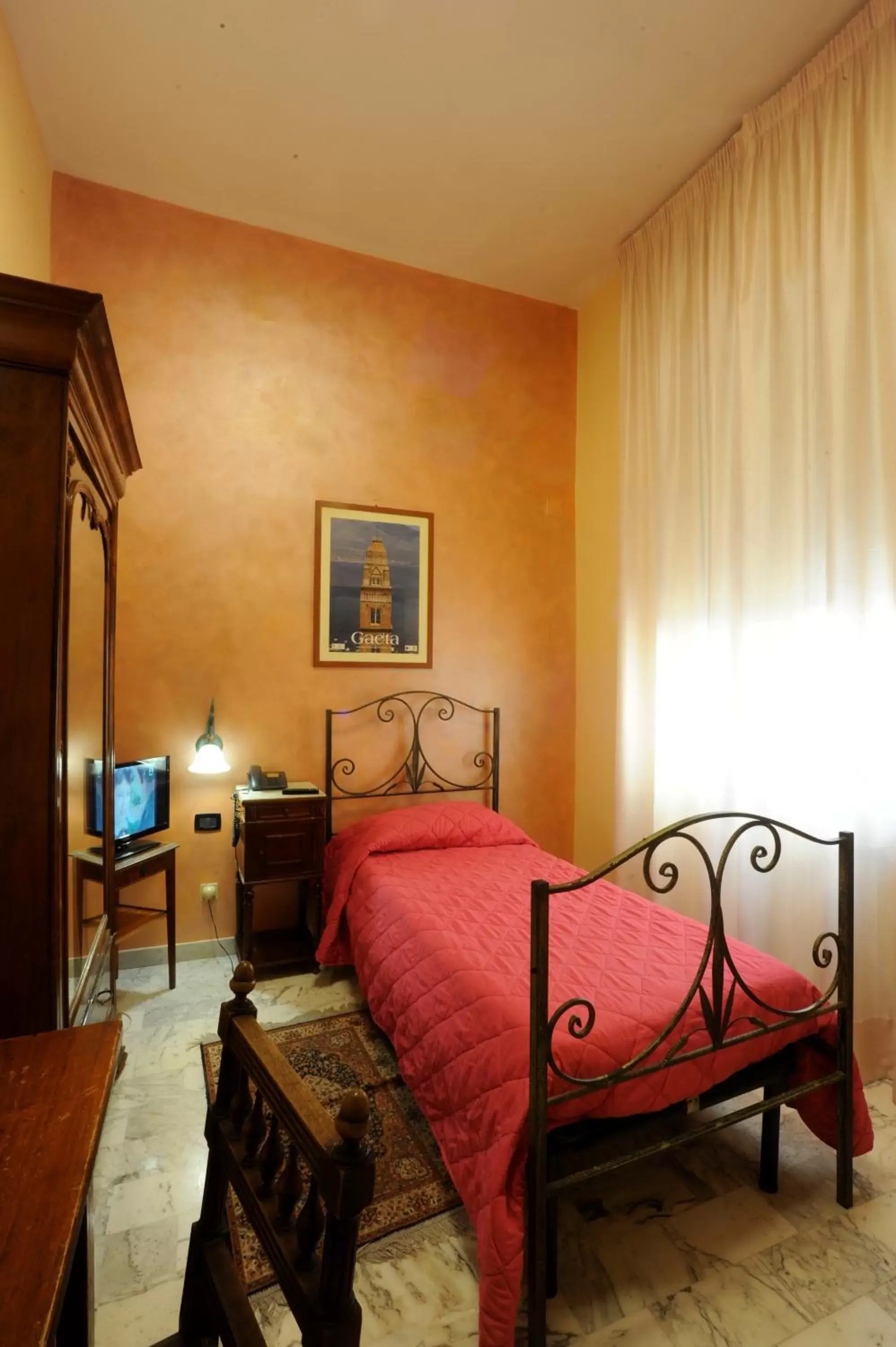 Bed in Albergo Bellavista