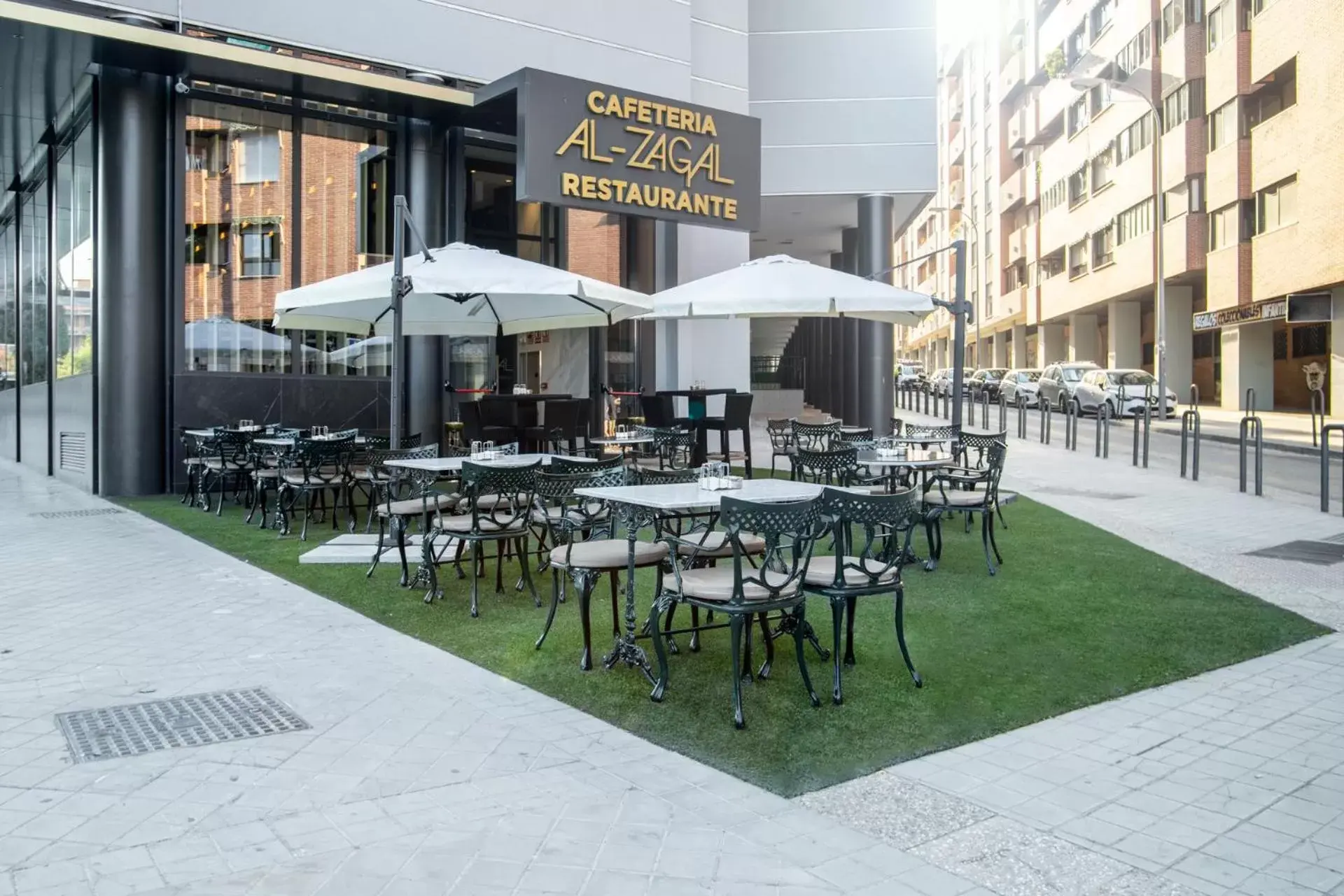 Property building, Restaurant/Places to Eat in Hotel Granada Center