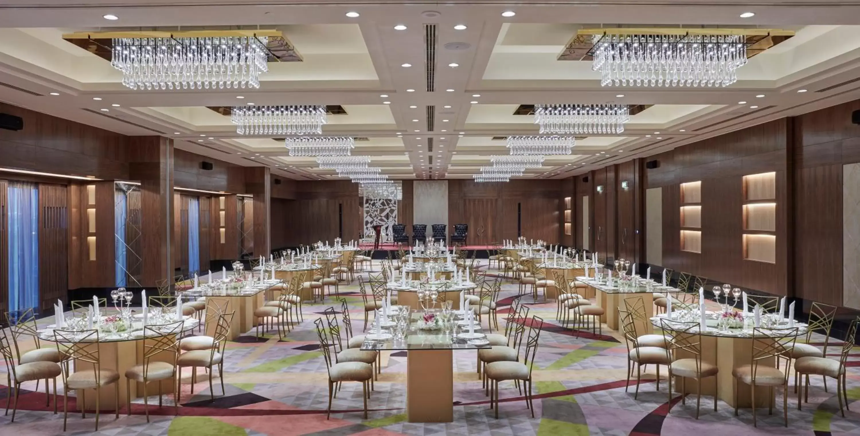 Banquet/Function facilities, Restaurant/Places to Eat in Crowne Plaza Kuwait Al Thuraya City, an IHG Hotel