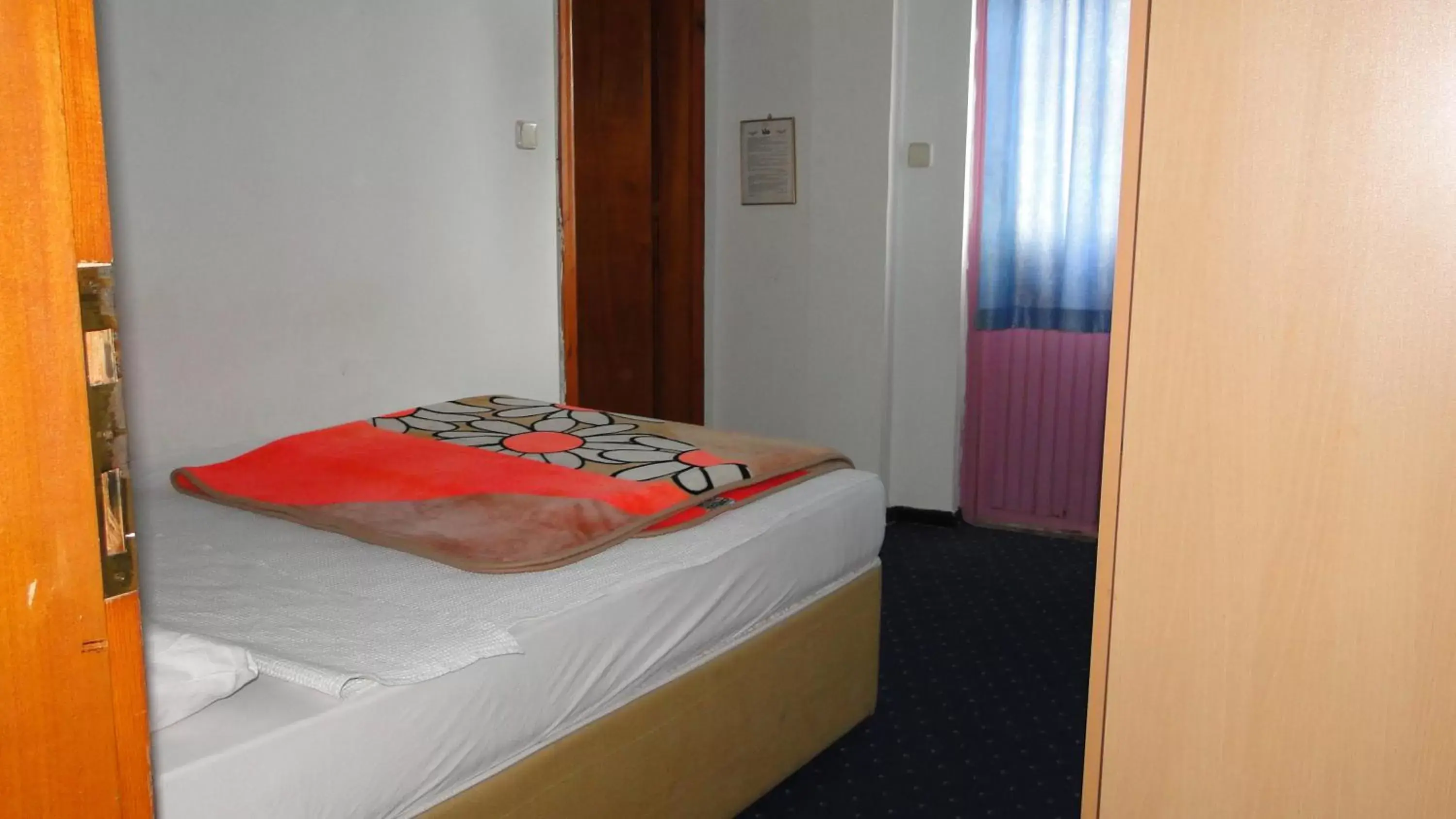 Standard Double or Twin Room - single occupancy in Sunrise Hotel Standard Double or Twin Room - single occupancy in Sunrise Hotel