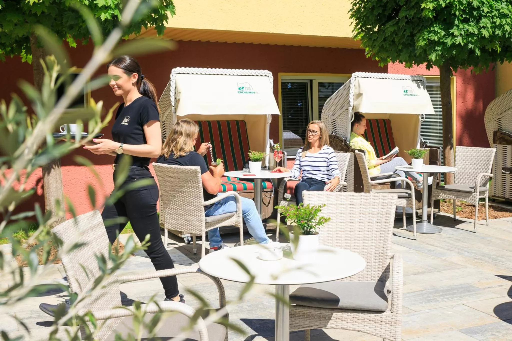 Restaurant/places to eat in Hotel Wald und See