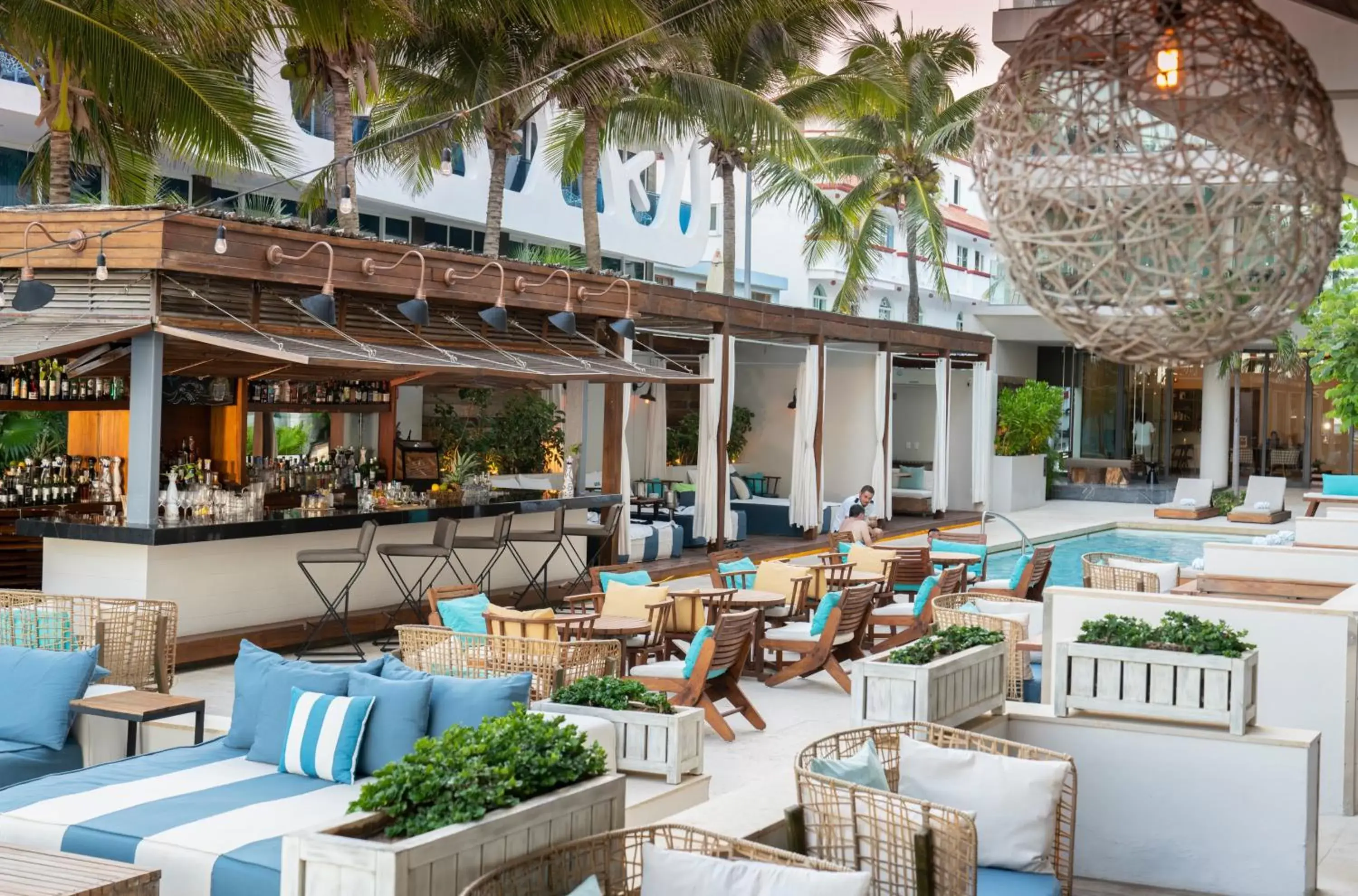 Lounge or bar, Restaurant/Places to Eat in Thompson Playa del Carmen Beach House, part of Hyatt