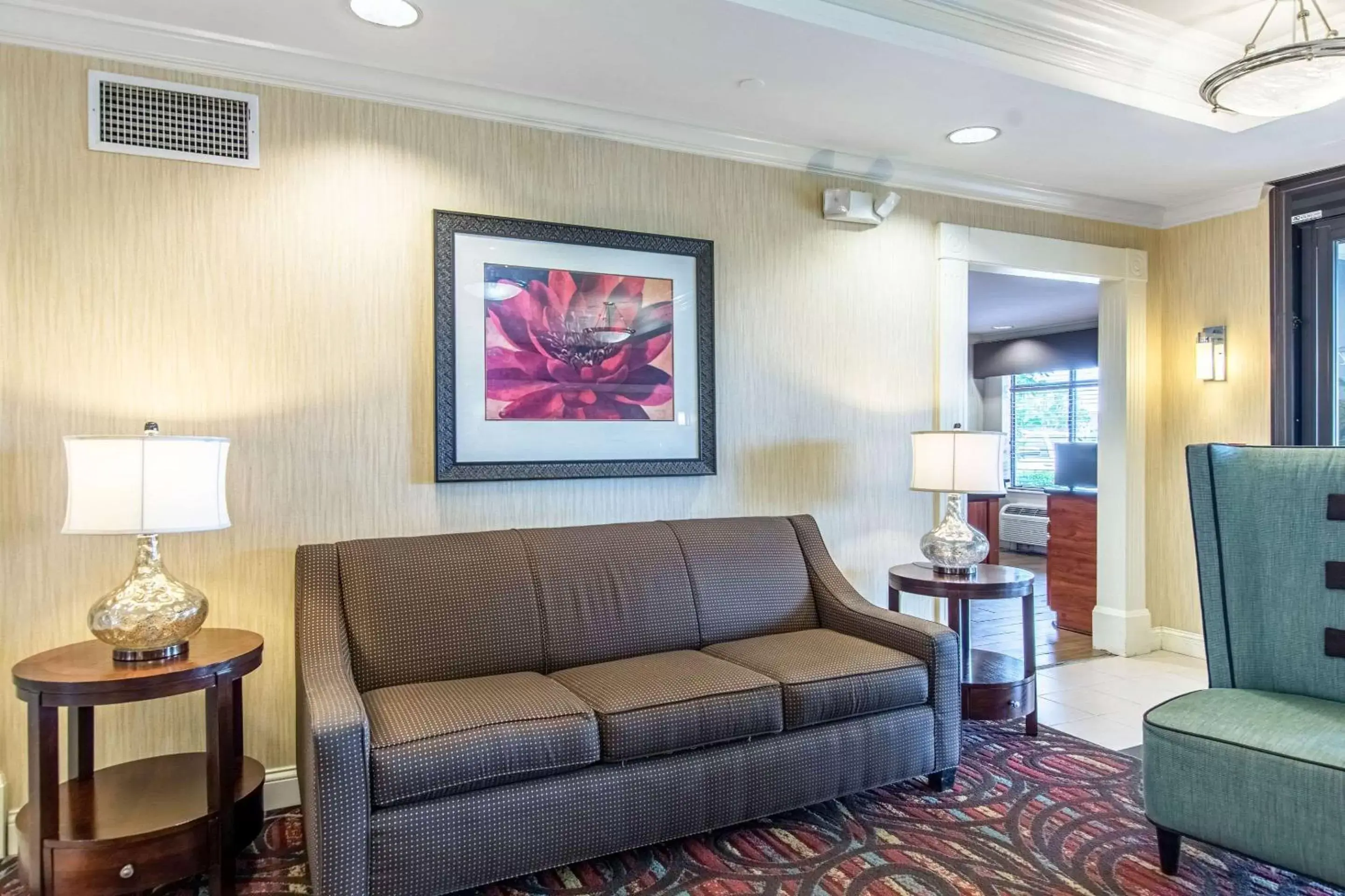 Lobby or reception, Seating Area in Comfort Inn East Evansville