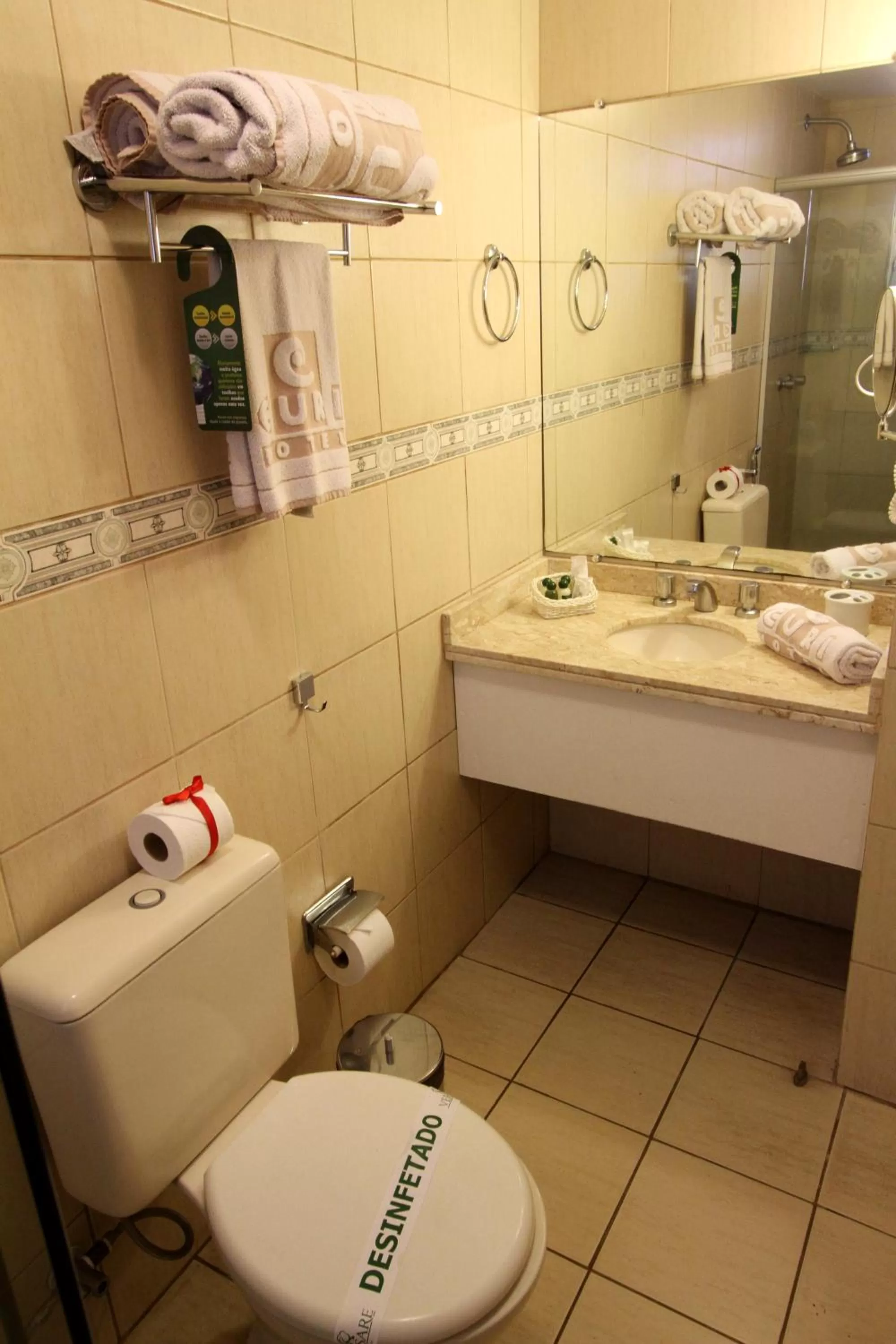 Bathroom in Hotel Curi Executive