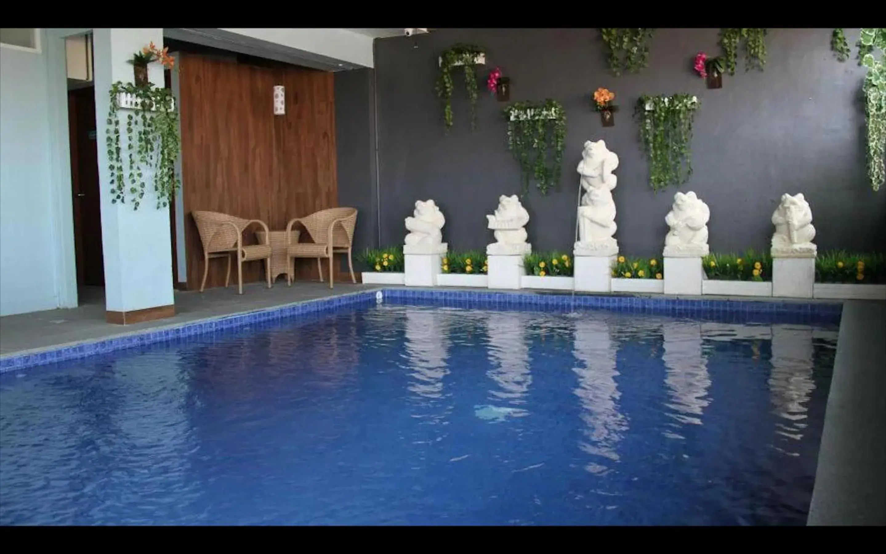 Swimming Pool in Duo Legian Hotel