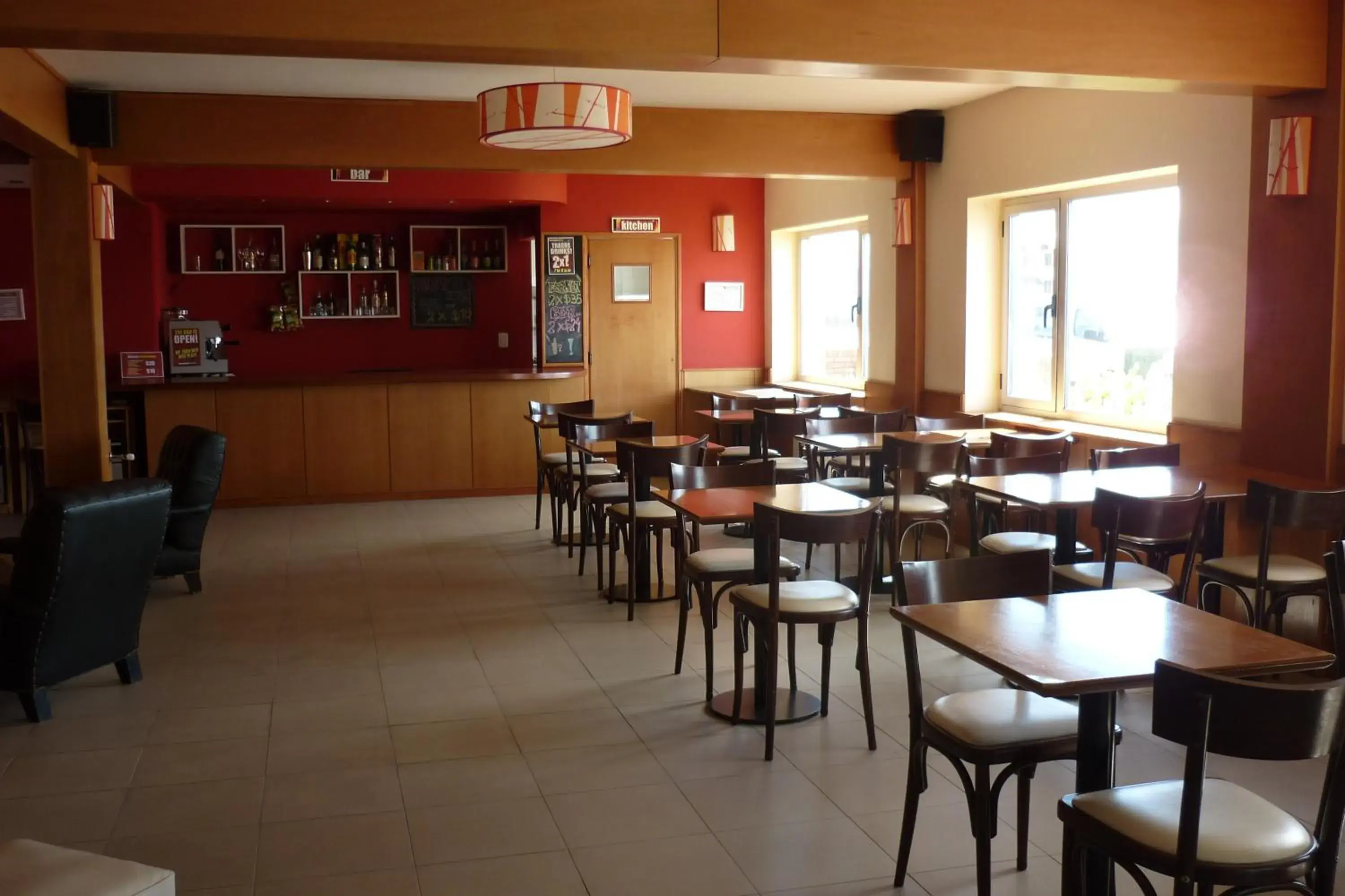 Lounge or bar, Restaurant/Places to Eat in Marcopolo Suites Calafate