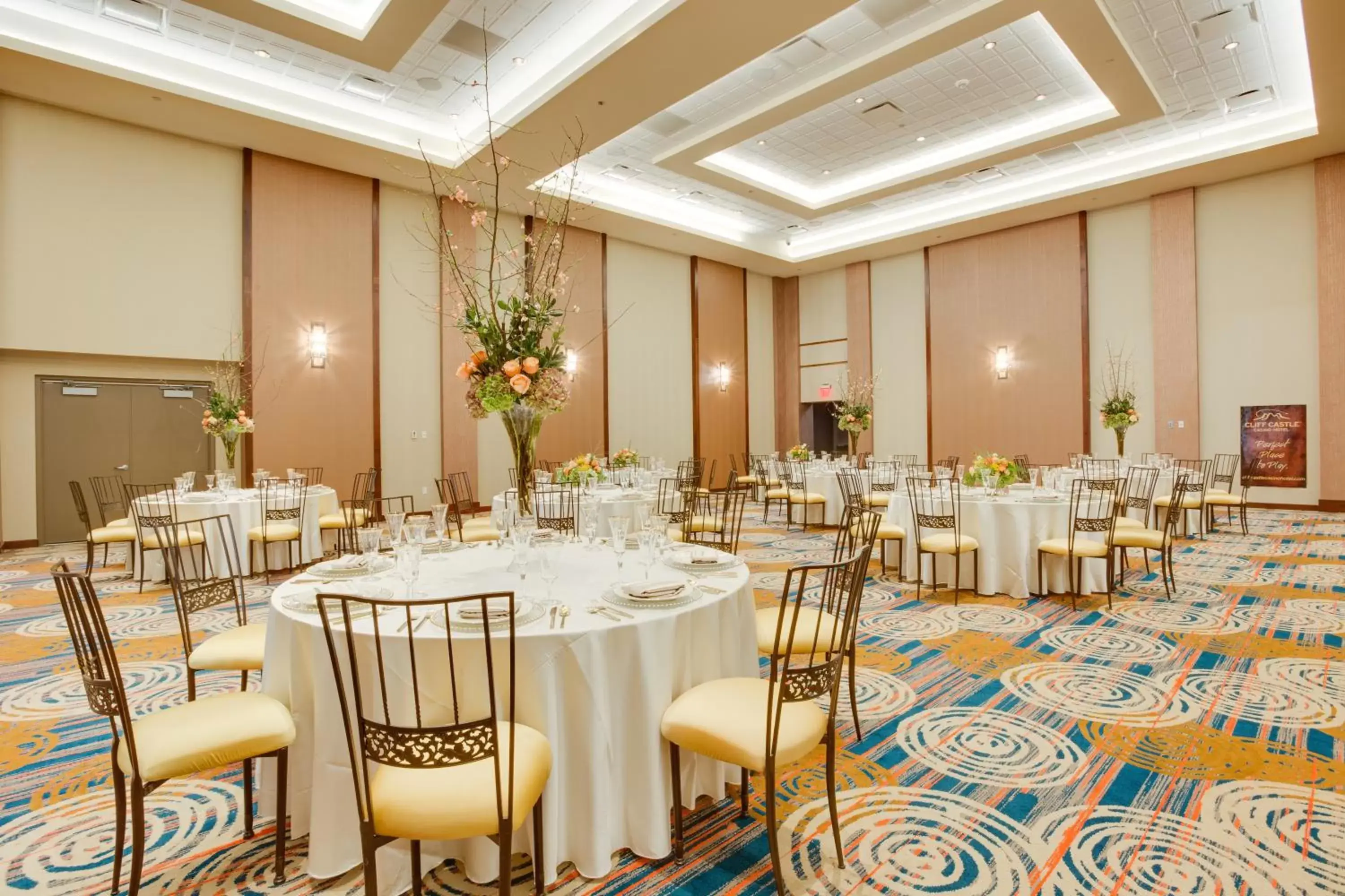 Banquet/Function facilities, Restaurant/Places to Eat in Cliff Castle Casino Hotel