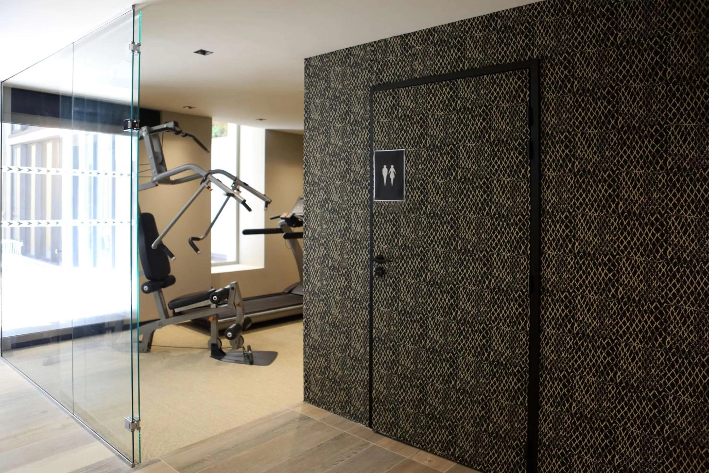Fitness centre/facilities in Best Western Plus Hôtel La Joliette