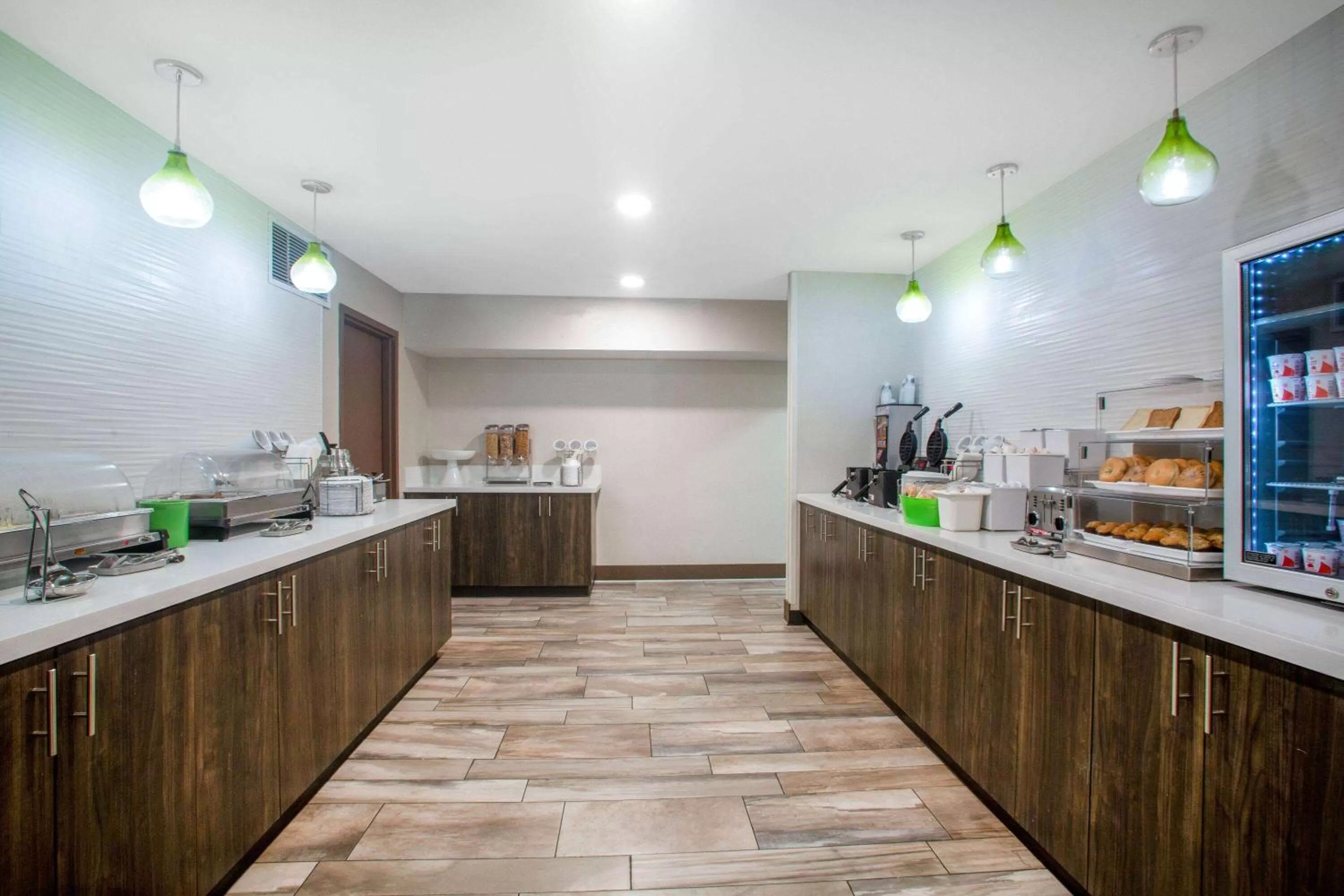 Restaurant/places to eat in La Quinta Inn by Wyndham St. Louis Hazelwood - Airport North