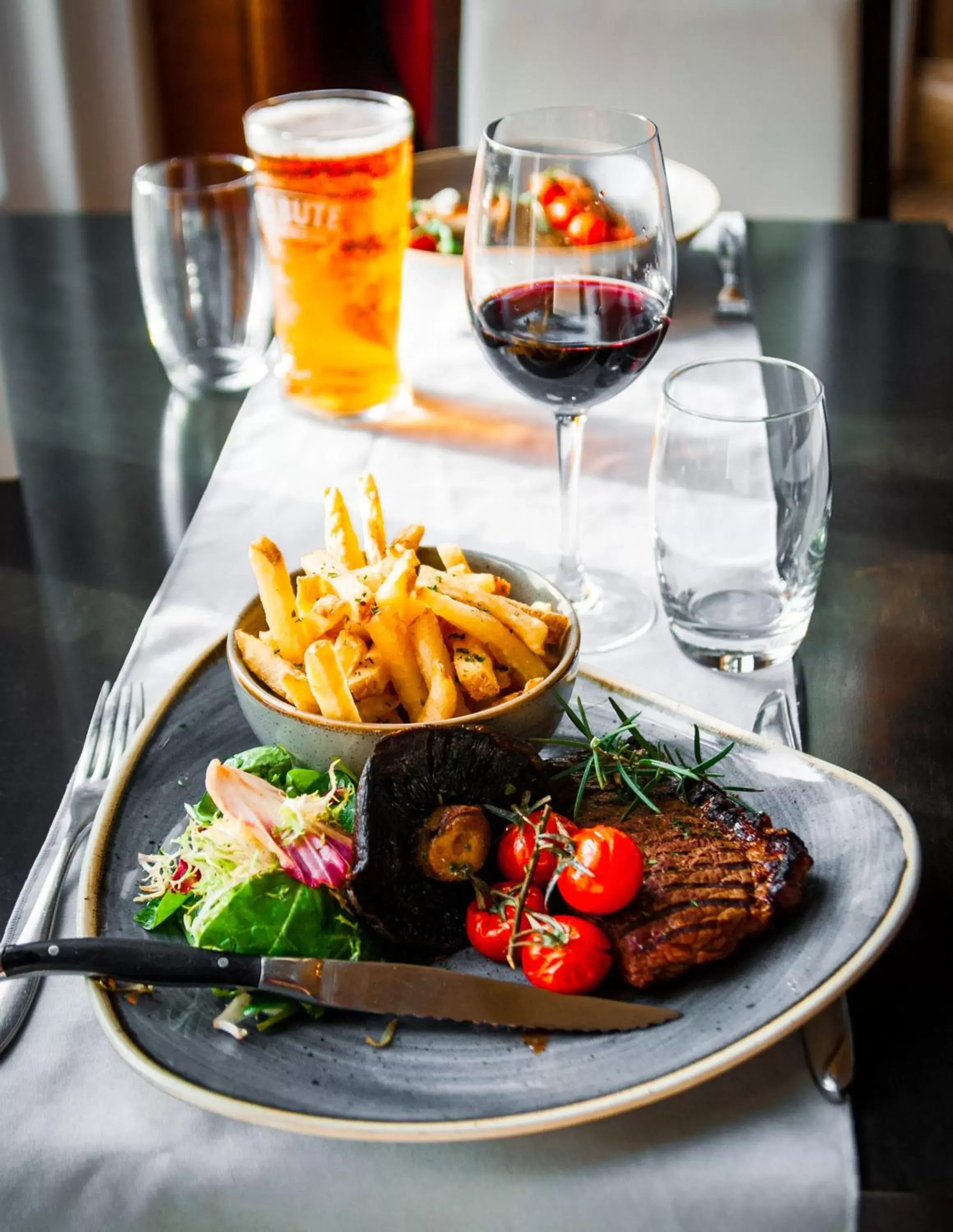 Restaurant/places to eat in Trenython Manor Resort Restaurant/places to eat in Trenython Manor Resort