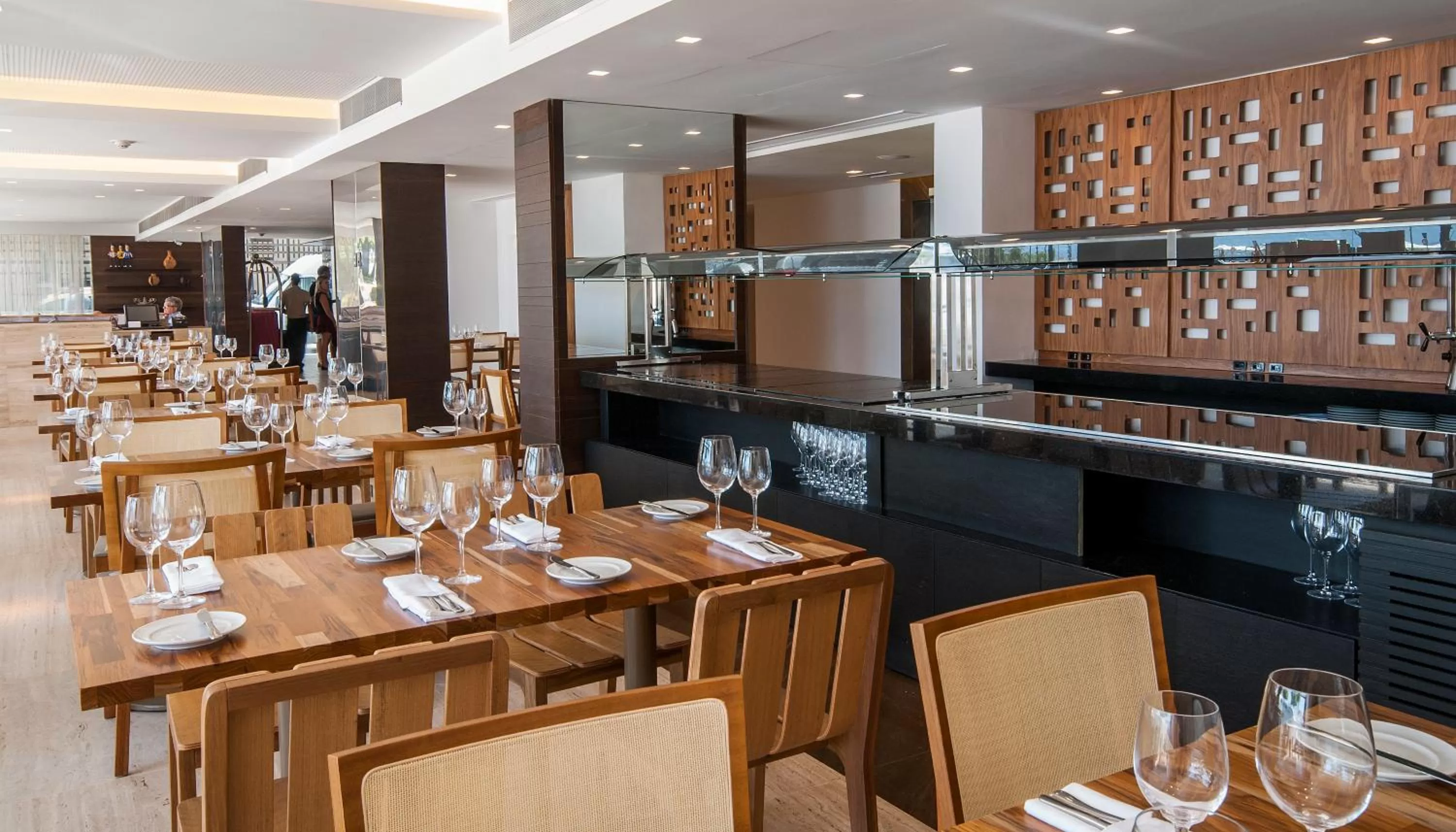 Restaurant/places to eat in Arena Leme Hotel