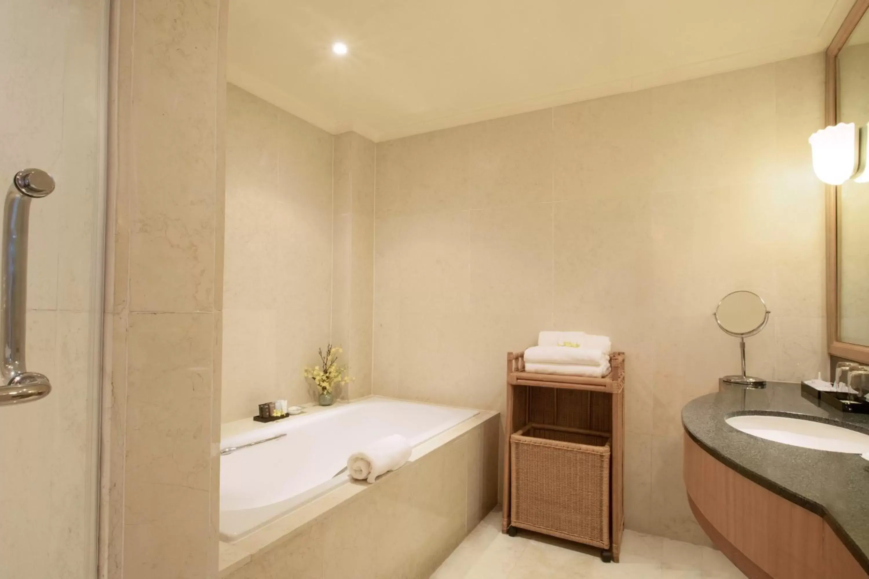 Bathroom in Hôtel du Parc Hanoï