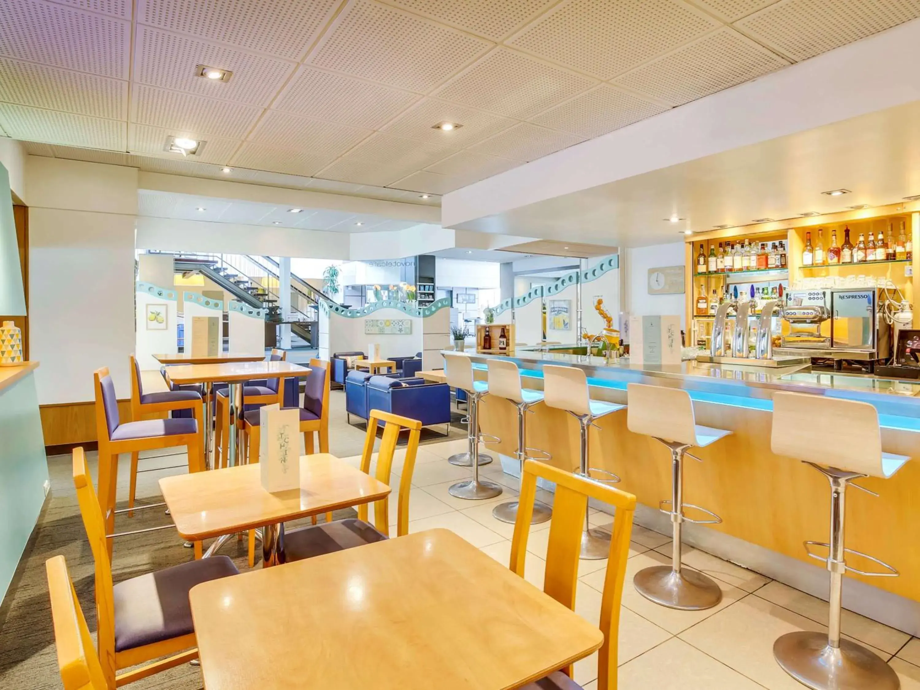 Restaurant/Places to Eat in Novotel Poissy Orgeval