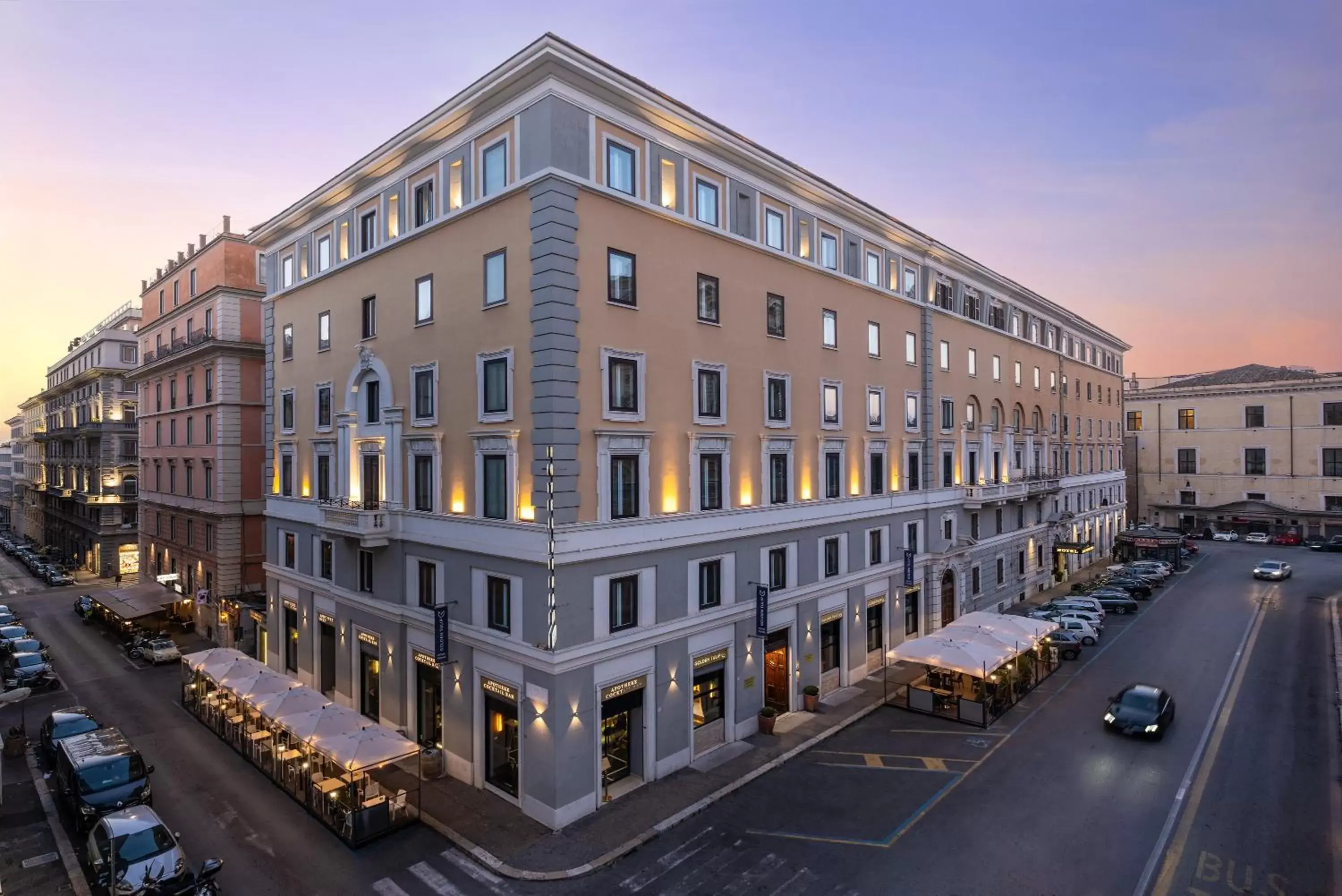Property building in Golden Tulip Rome Piram Property building in Golden Tulip Rome Piram