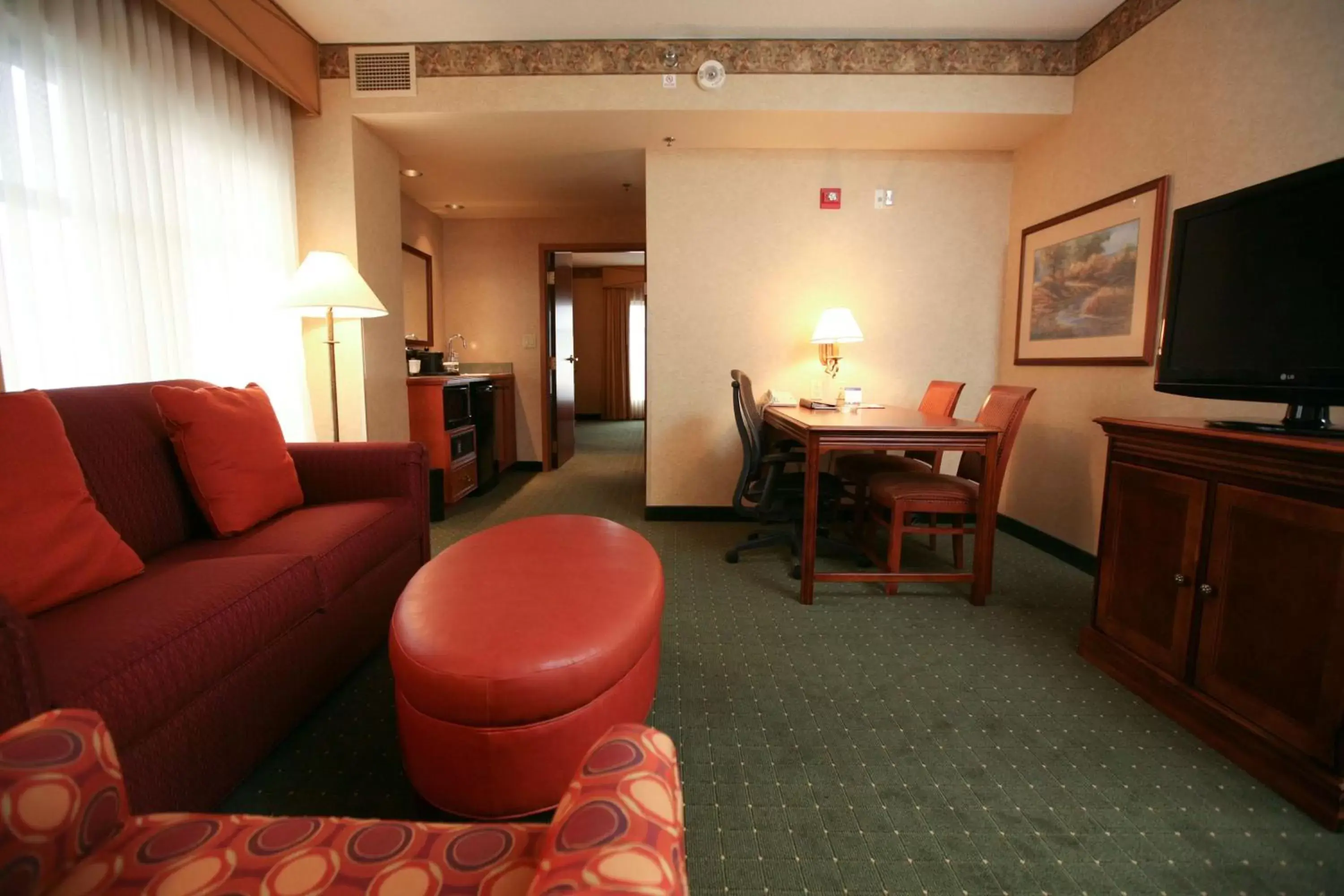 Bedroom, Seating Area in Embassy Suites Lincoln
