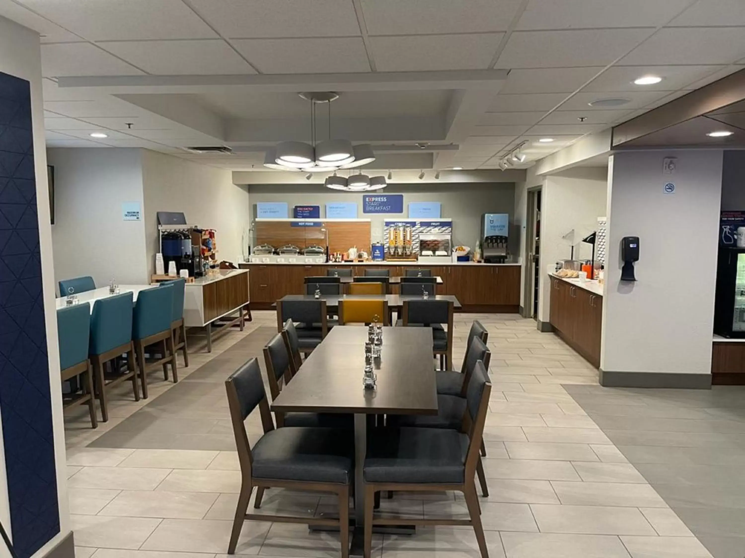 Breakfast, Restaurant/Places to Eat in Holiday Inn Express Fort Lauderdale North - Executive Airport, an IHG Hotel