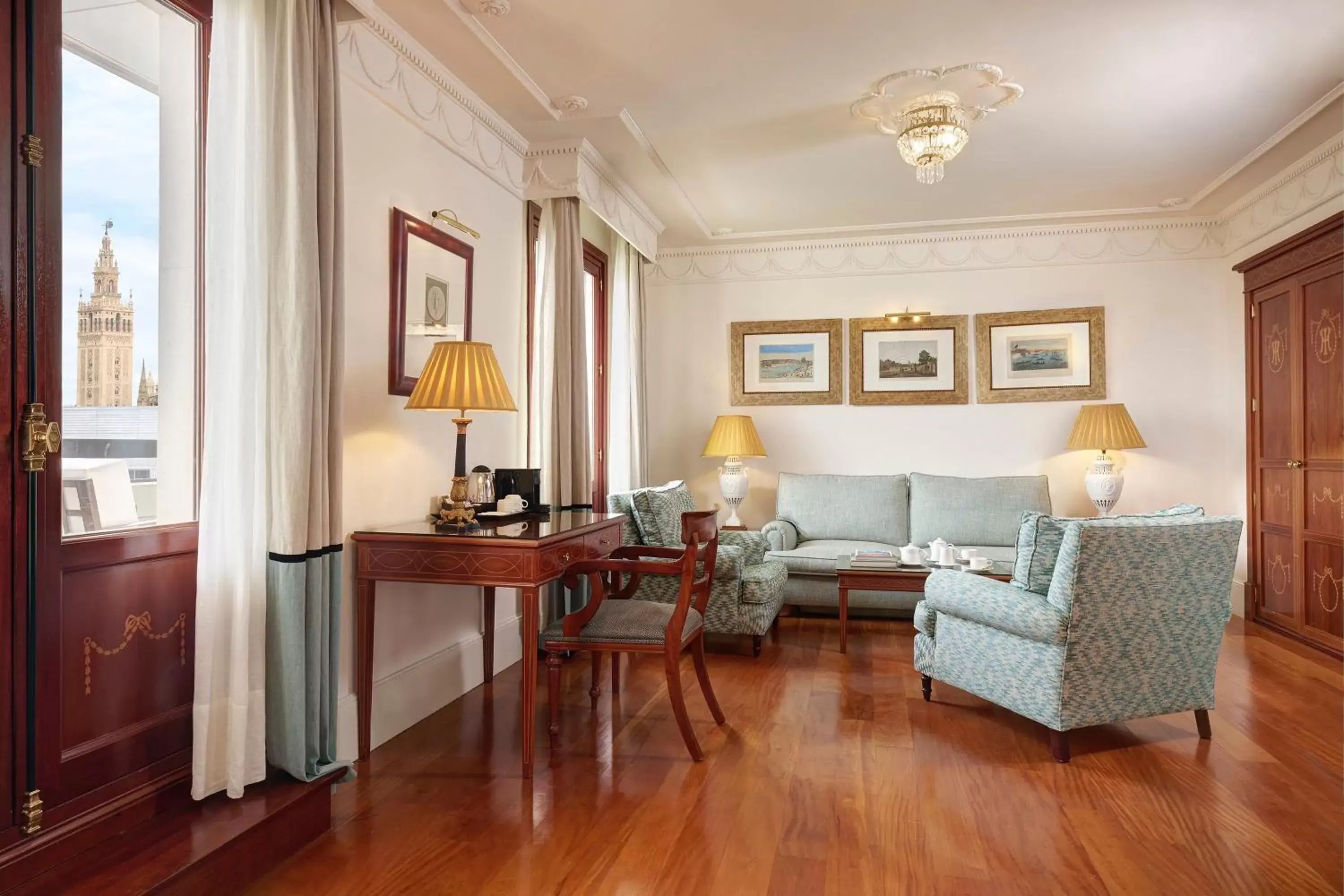 Living room, Seating Area in Hotel Inglaterra