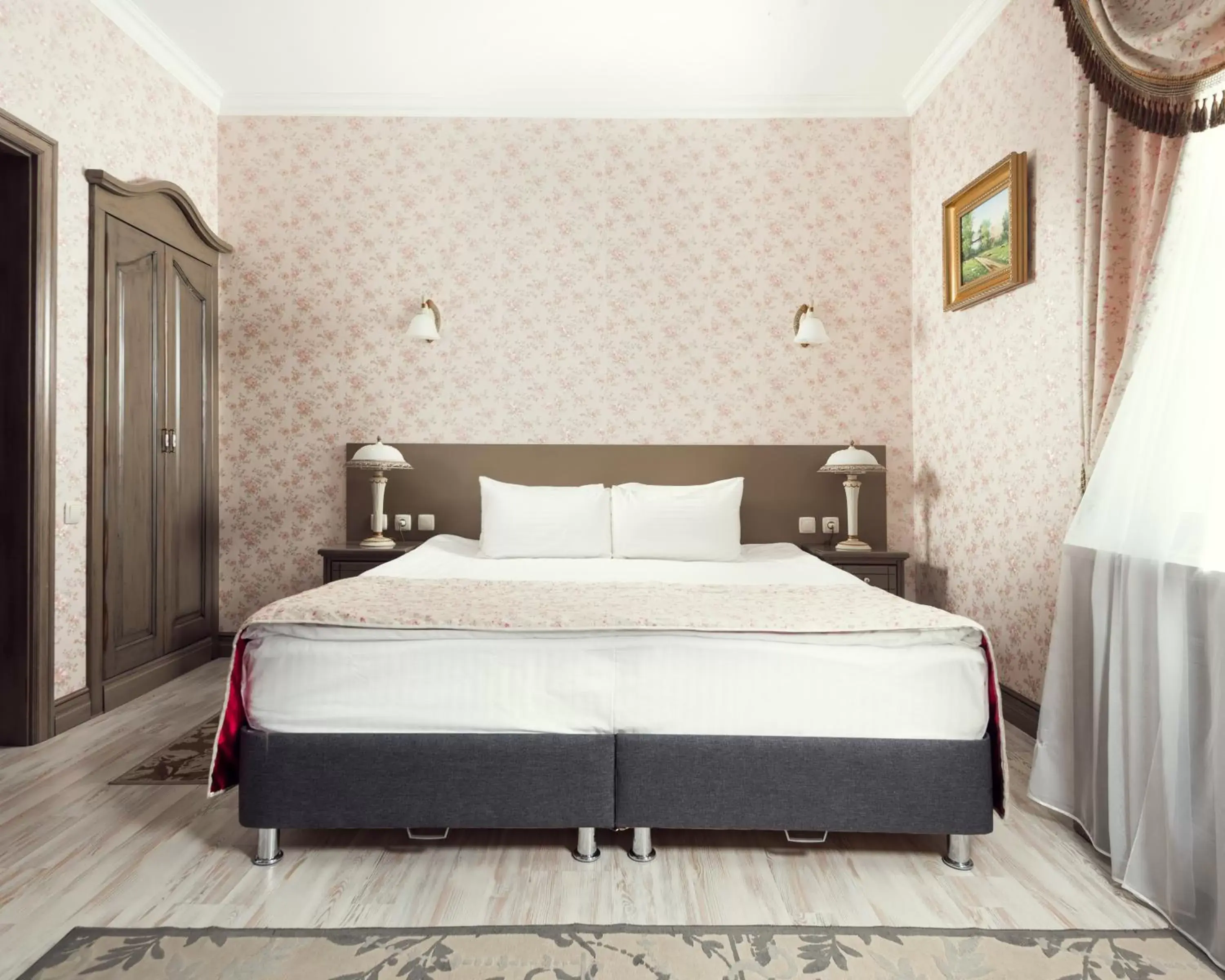 Deluxe Double Room in Boutique Hotel Traditional Deluxe Double Room in Boutique Hotel Traditional