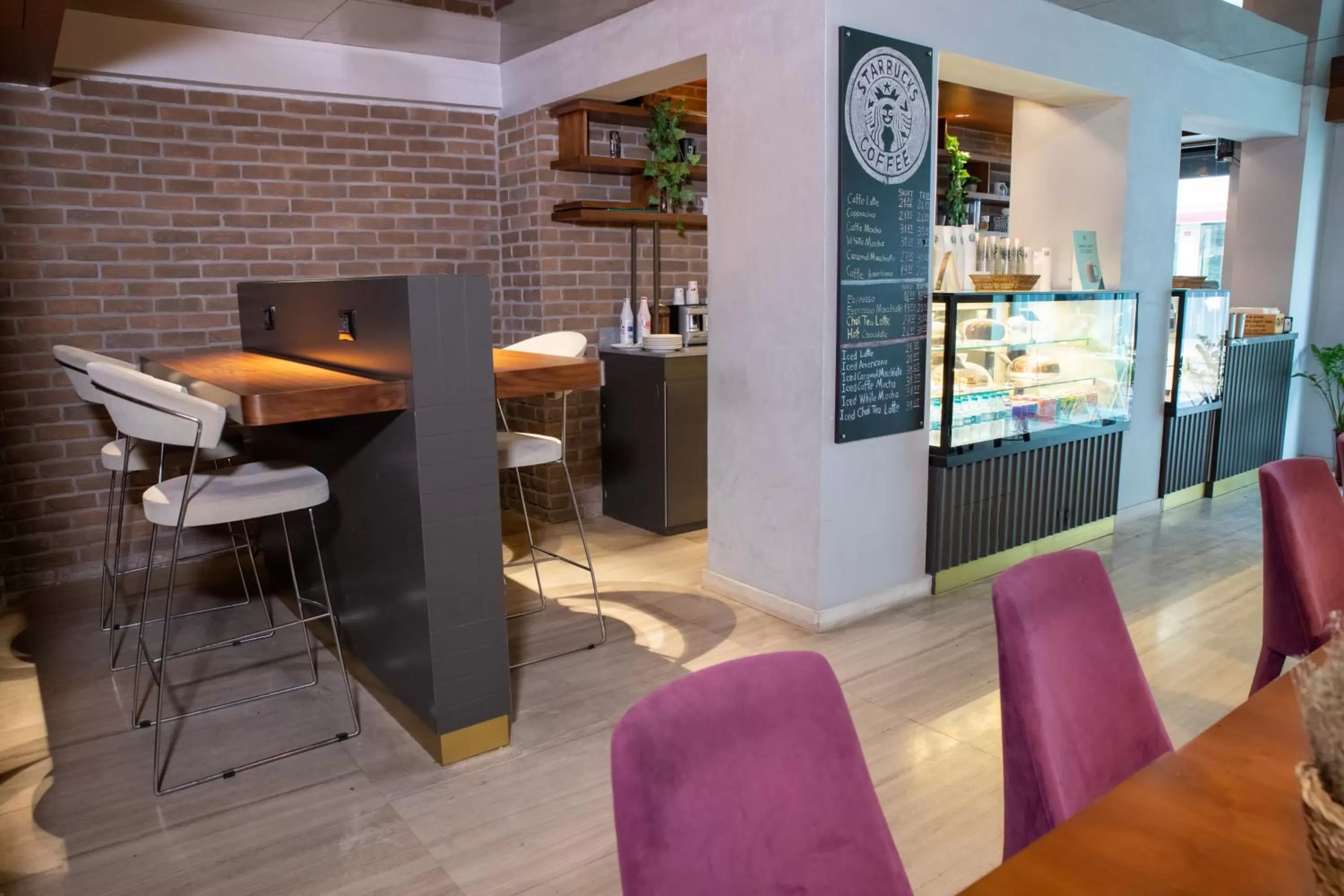 Restaurant/places to eat in Ramada by Wyndham Istanbul Grand Bazaar