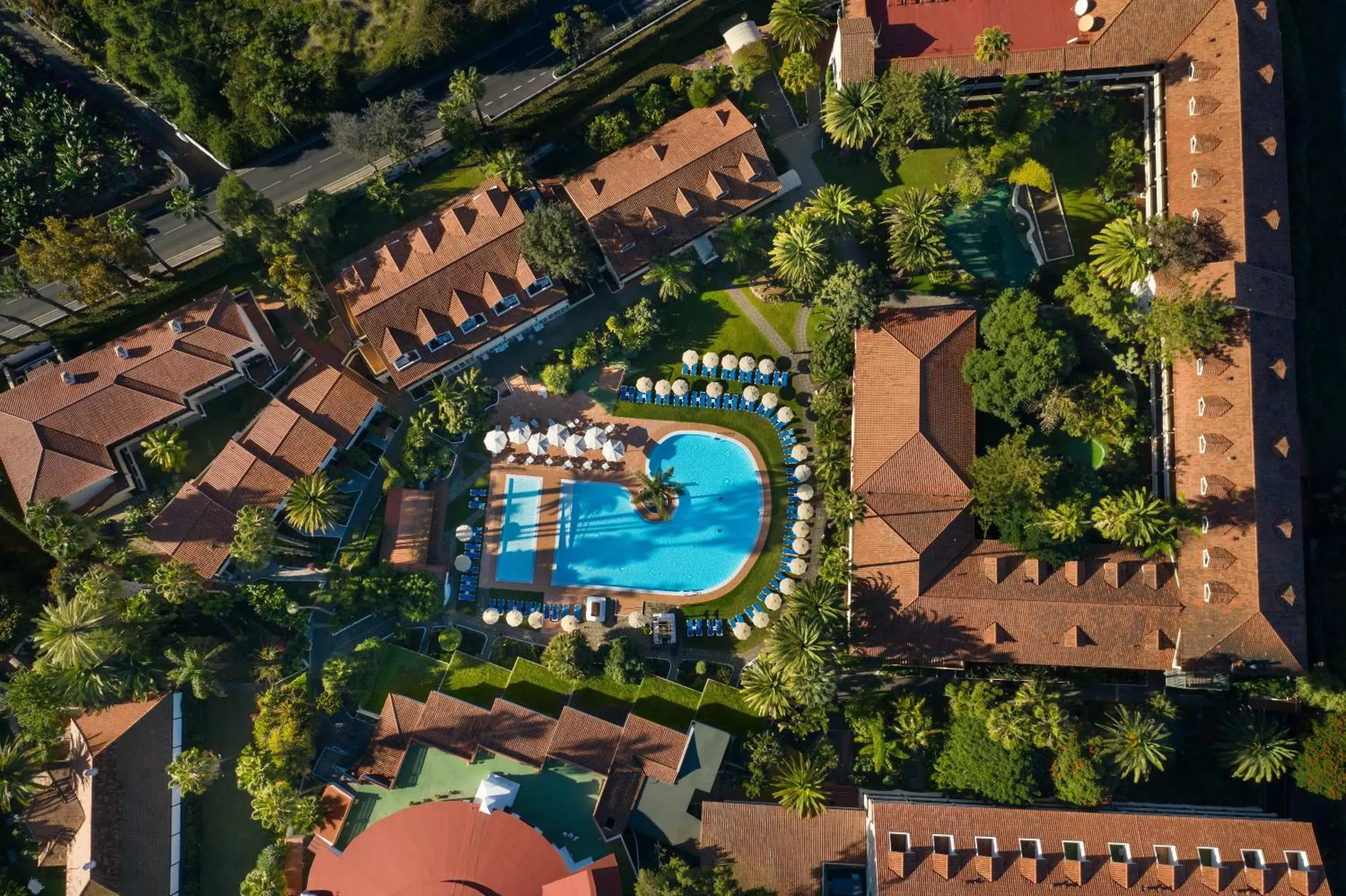 Swimming pool, Bird's-eye View in Parque San Antonio