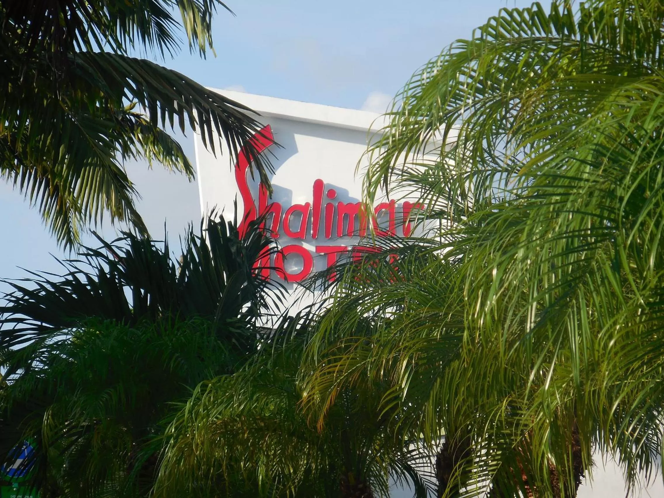 Facade/entrance in Shalimar Motel