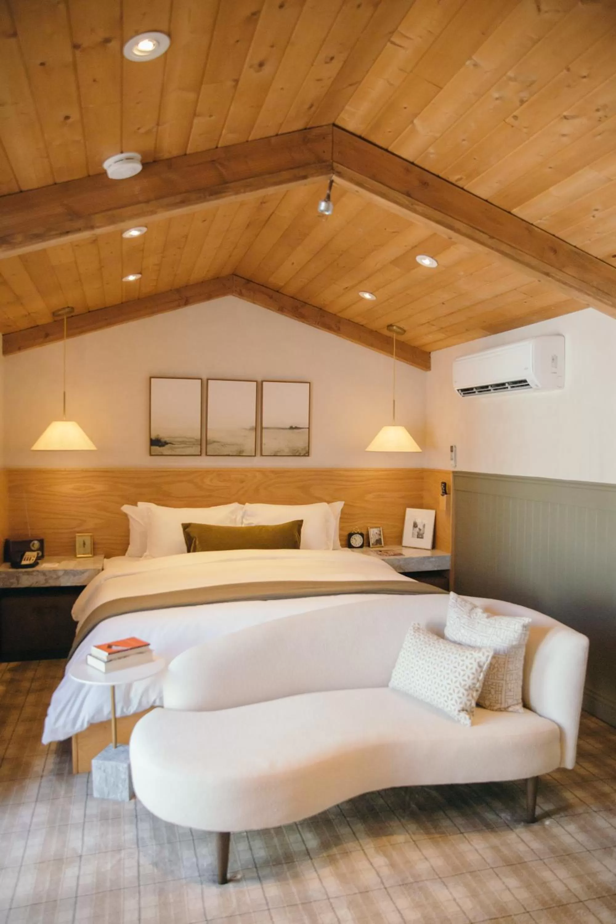 Bed in CALAMIGOS RANCH Resort & Spa