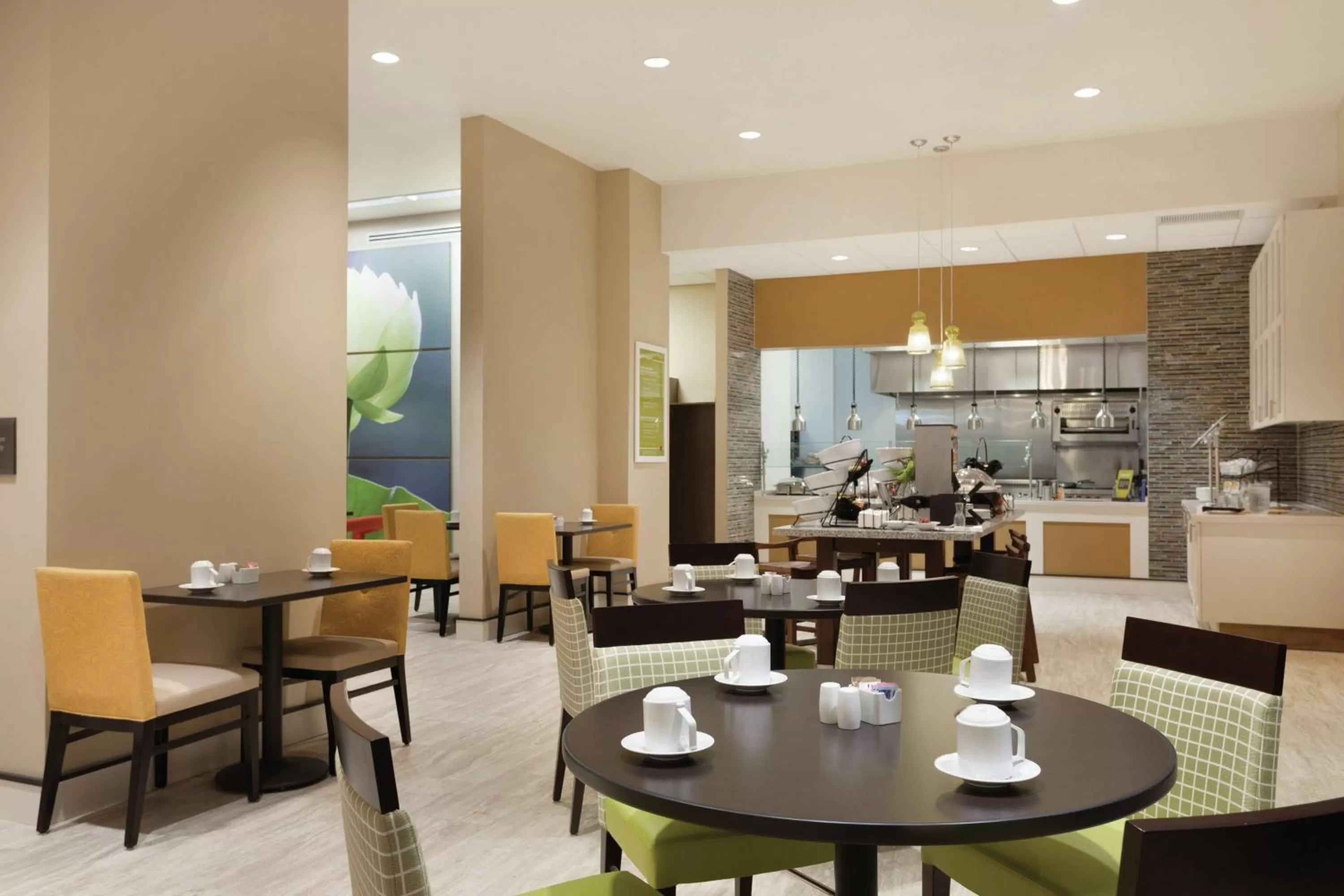 Restaurant/places to eat in Hilton Garden Inn Rochester Downtown, NY
