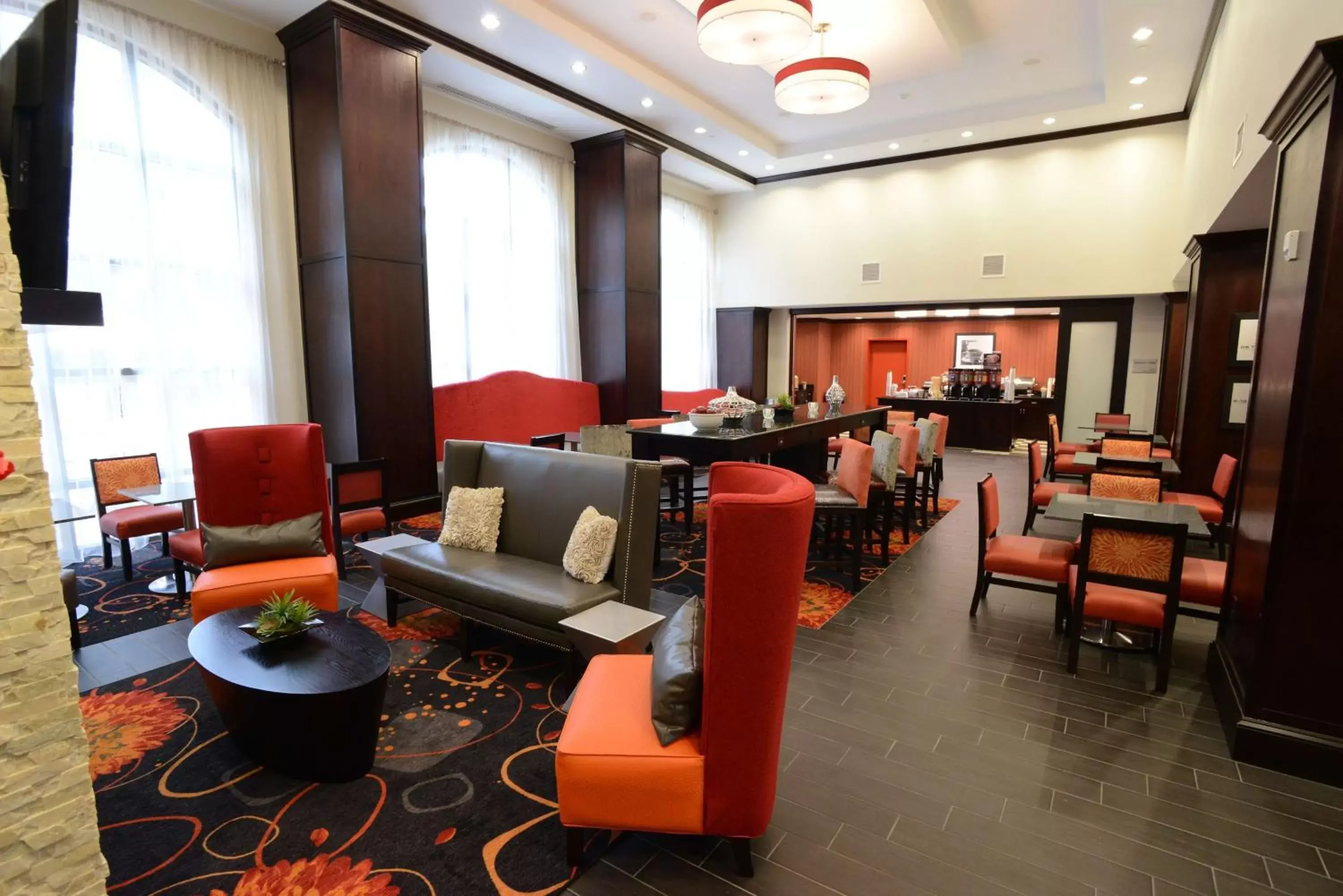 Lobby or reception, Restaurant/Places to Eat in Hampton Inn & Suites Albany at Albany Mall