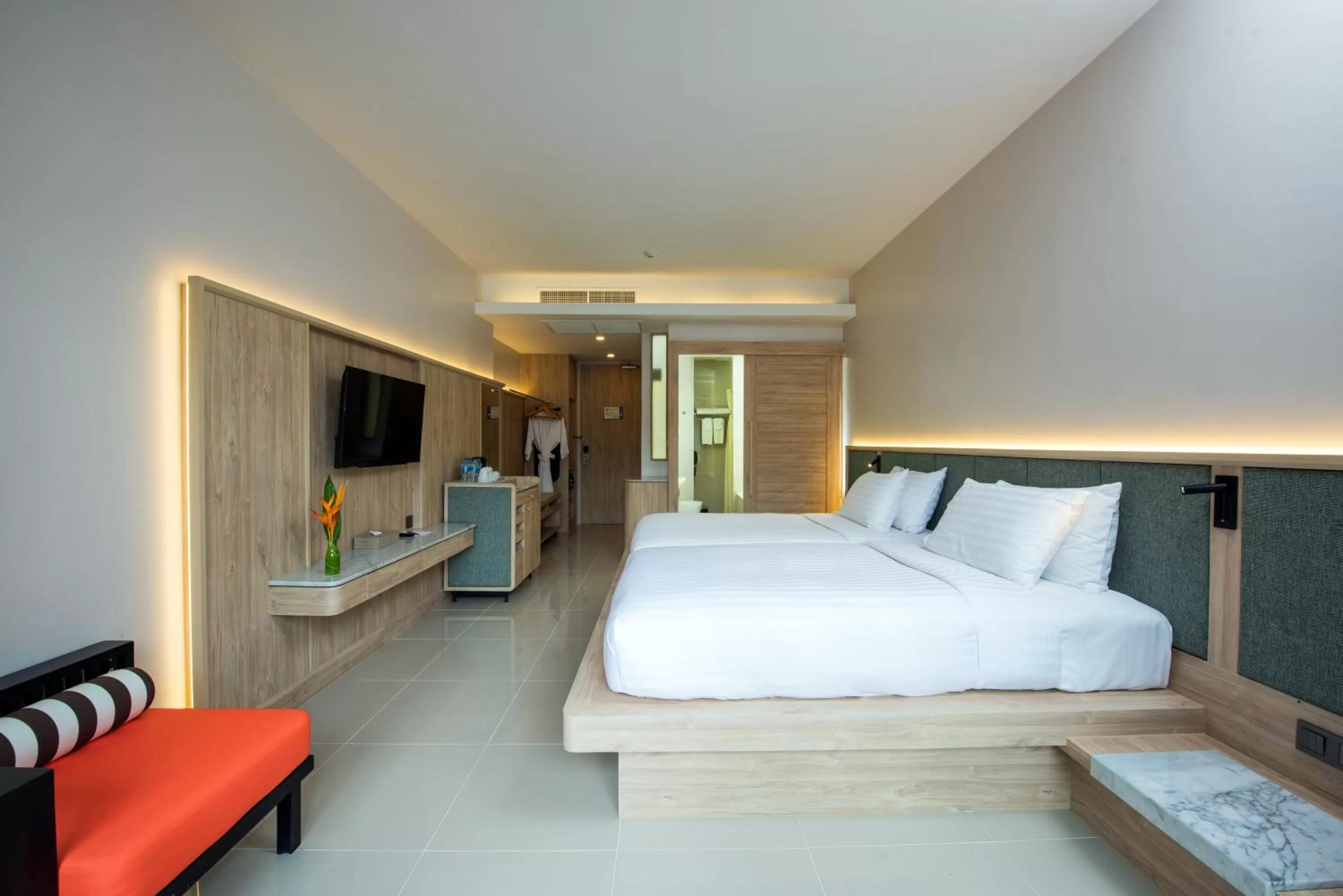 Photo of the whole room, Bed in Holiday Ao Nang Beach Resort, Krabi