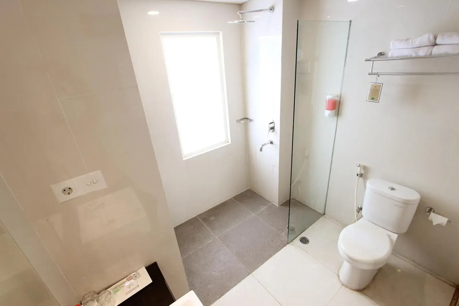 Bathroom in Namira Syariah Hotel Surabaya