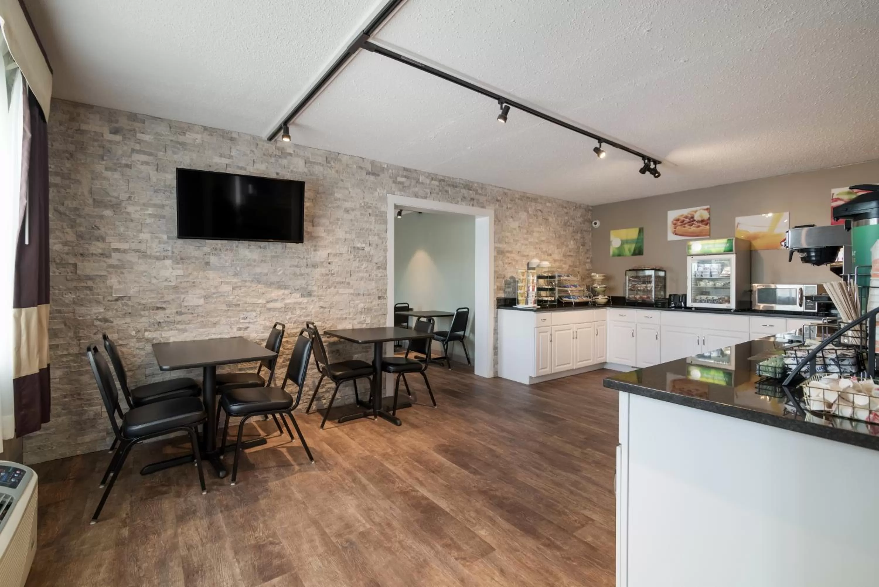 Breakfast in Quality Inn & Suites