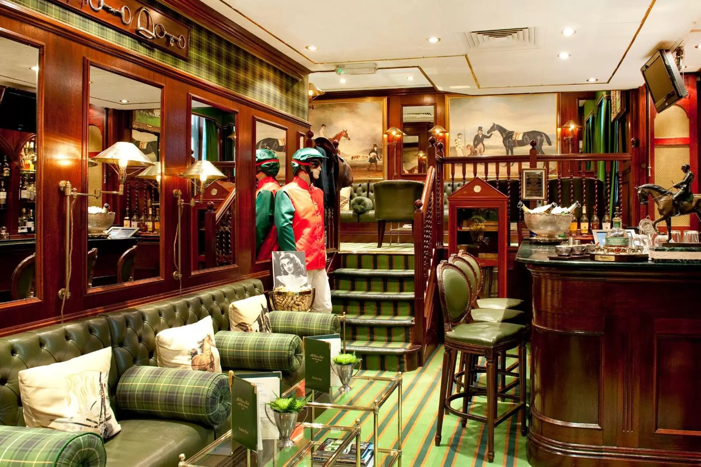 Lounge or bar in Milestone Hotel Kensington