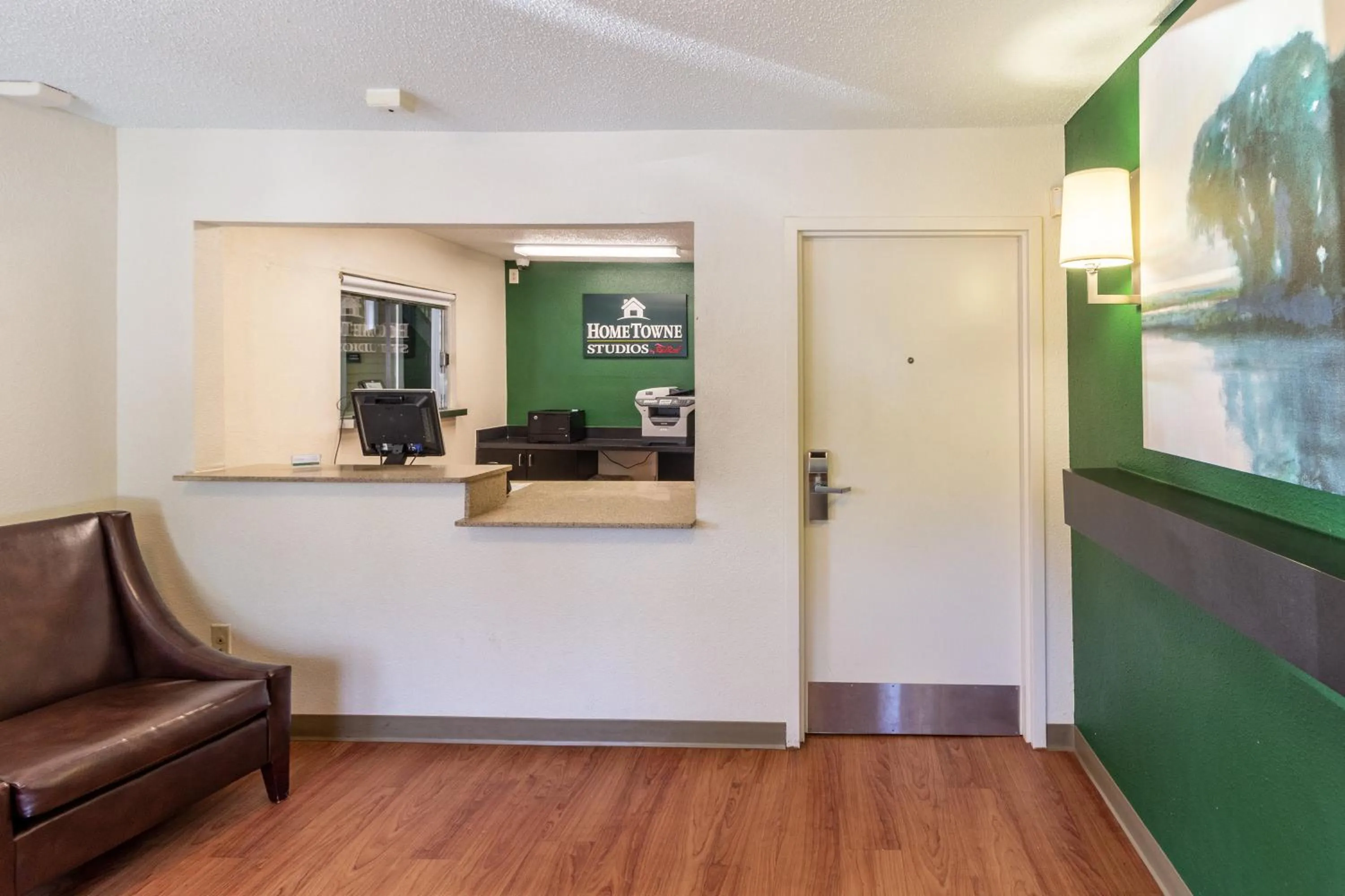 Lobby or reception in HomeTowne Studios by Red Roof Houston - Northwest