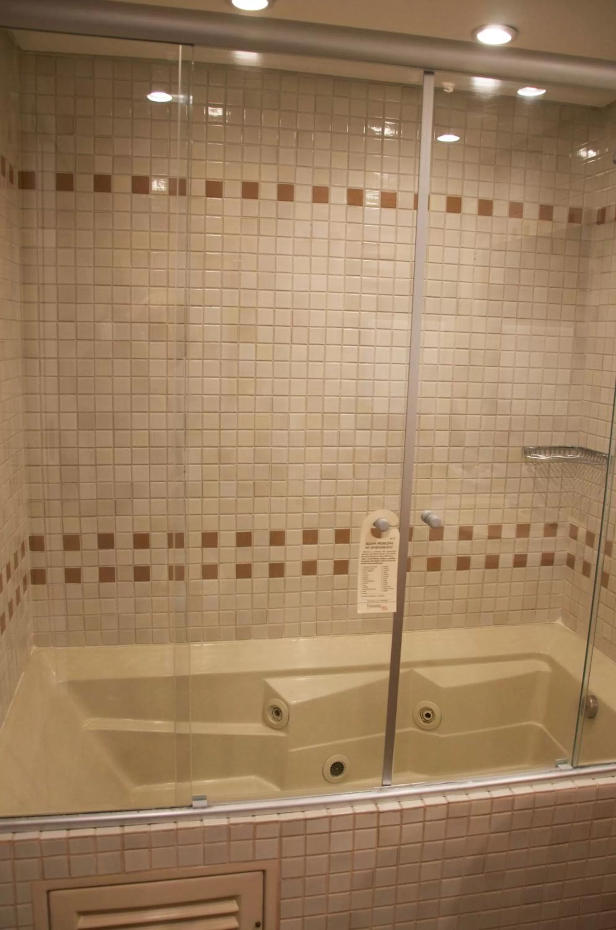 Hot Tub in Hotel Victoria Villa Curitiba by Nacional Inn