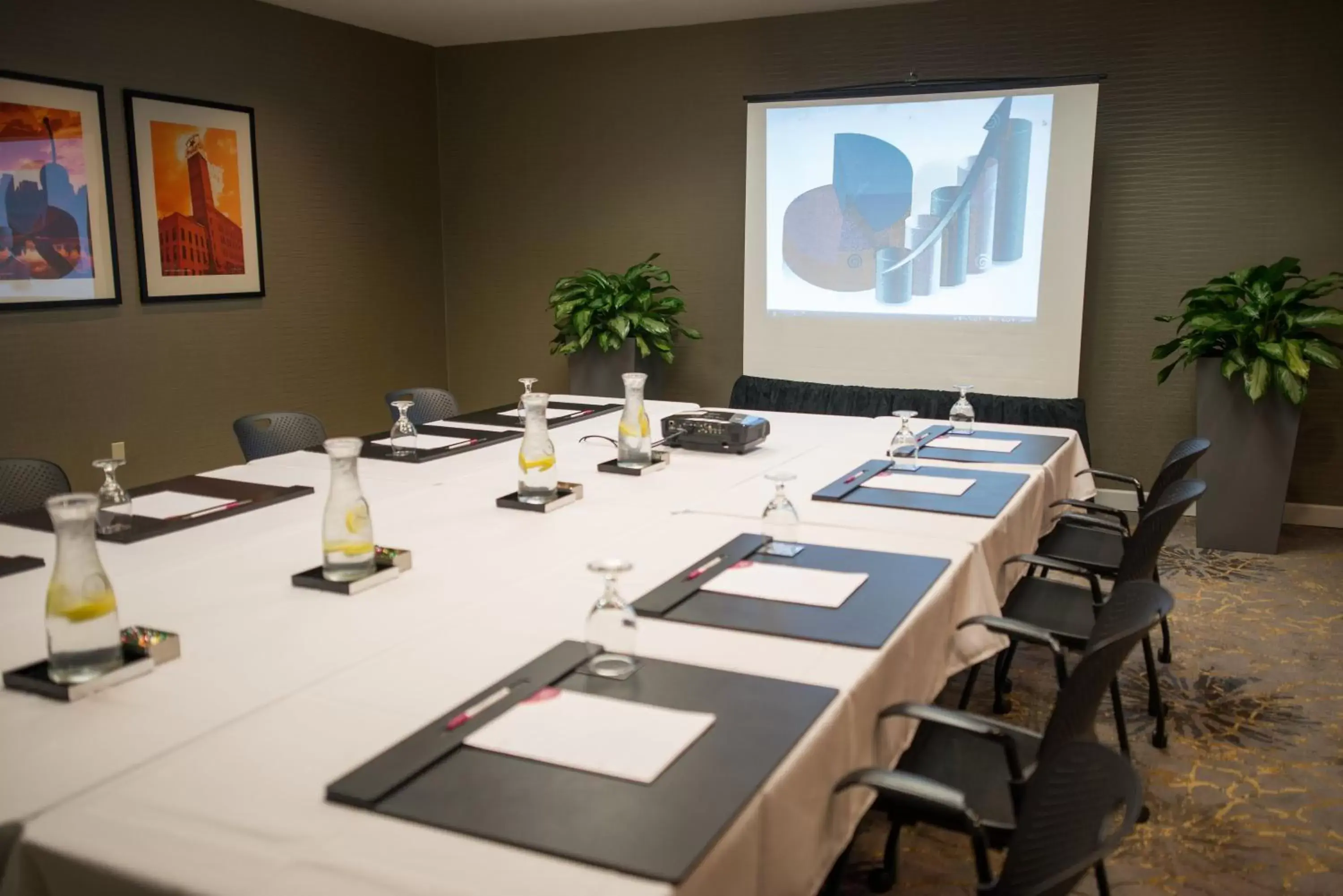 Meeting/conference room in Crowne Plaza Suites MSP Airport an IHG Hotel