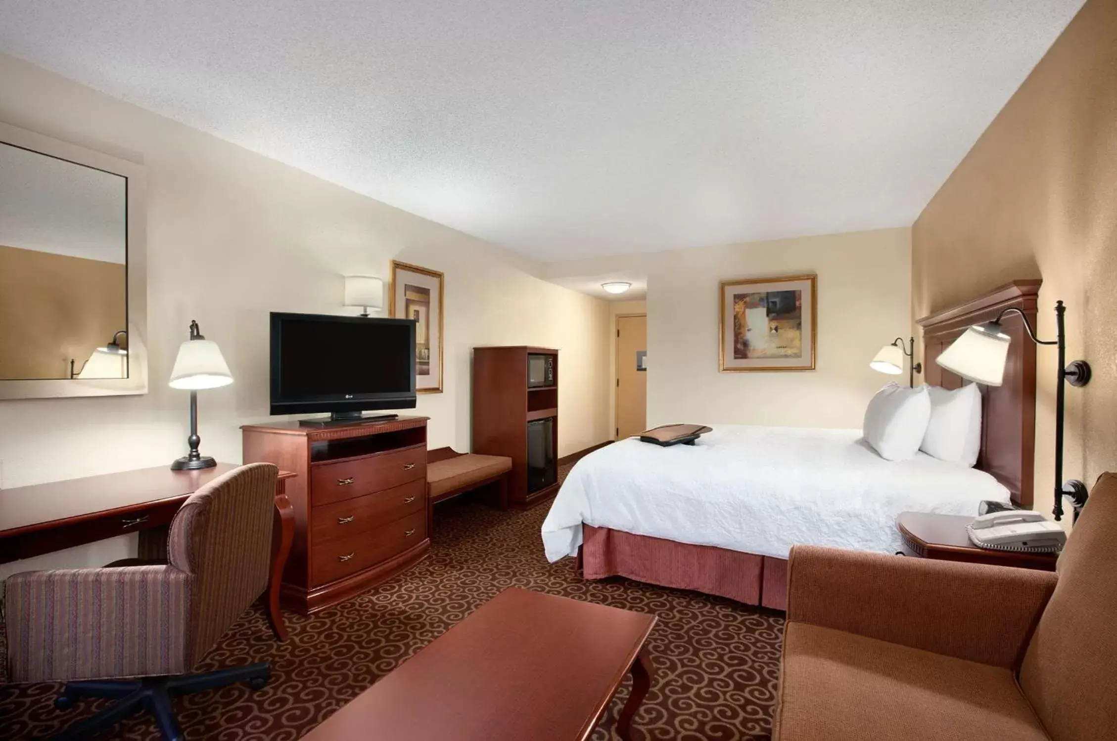 Bed in Hampton Inn Slidell Bed in Hampton Inn Slidell