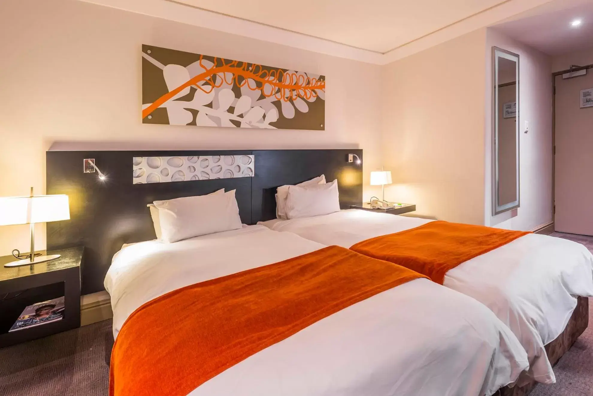 Bedroom, Bed in ONOMO Hotel Cape Town – Inn On The Square