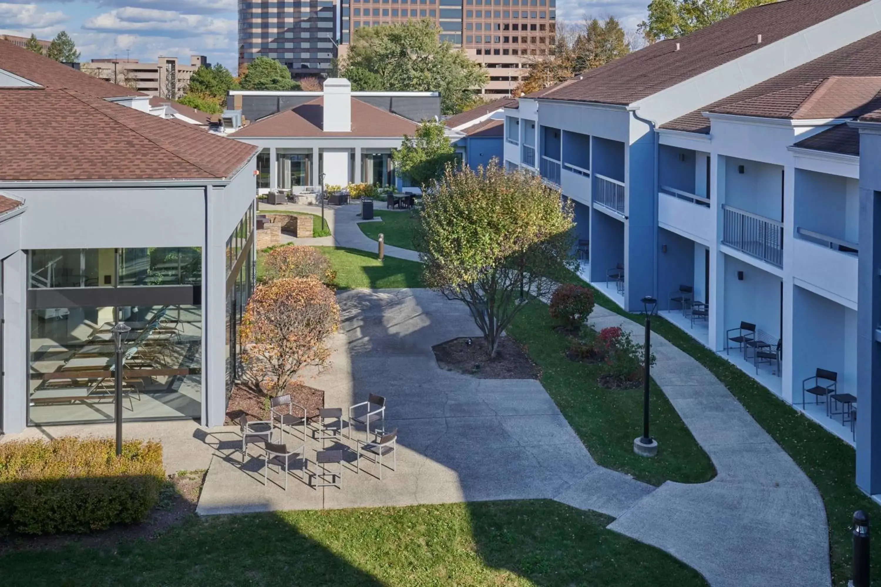 Property building in Courtyard Chicago Oakbrook Terrace