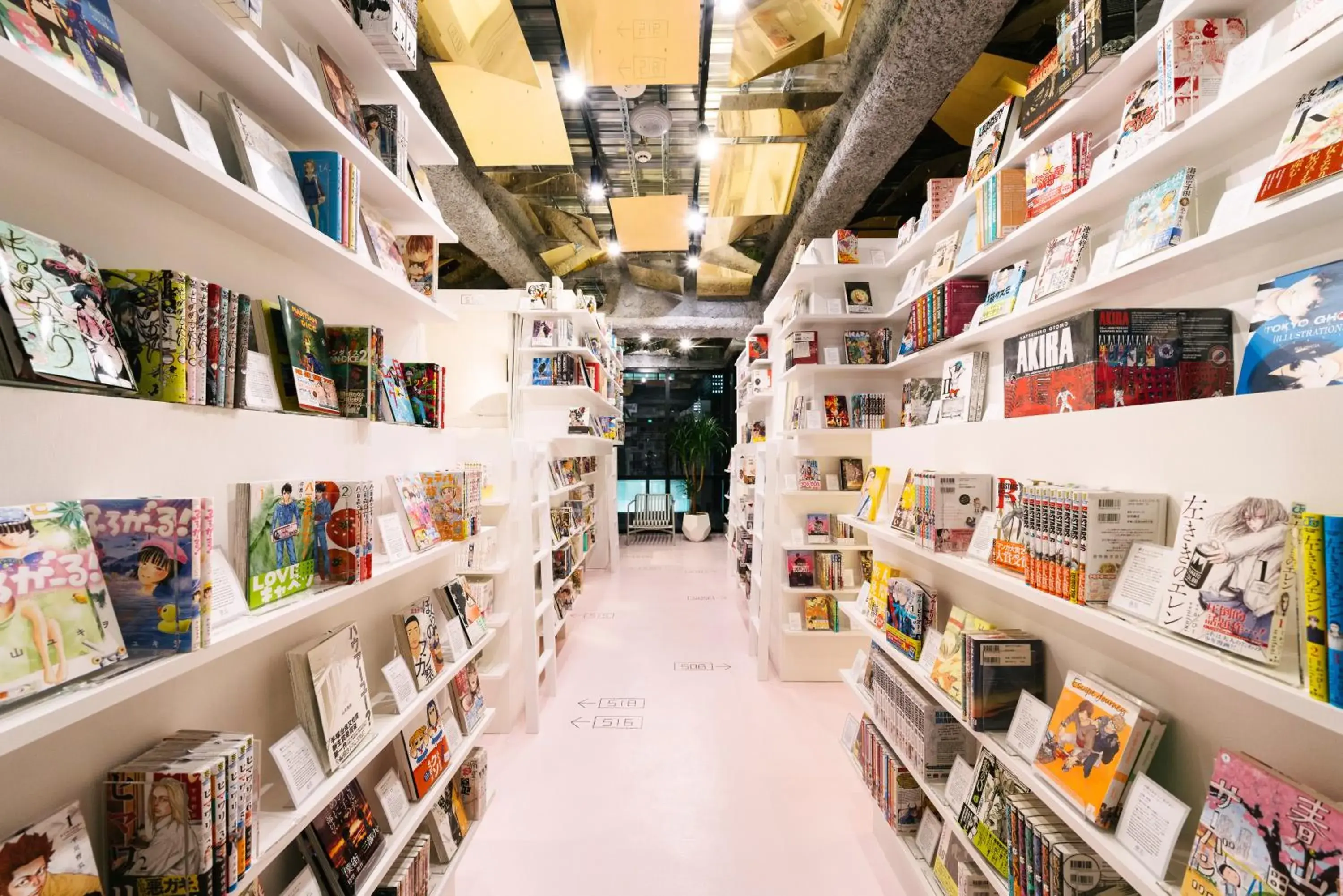 Library, Supermarket/Shops in MANGA ART HOTEL, TOKYO